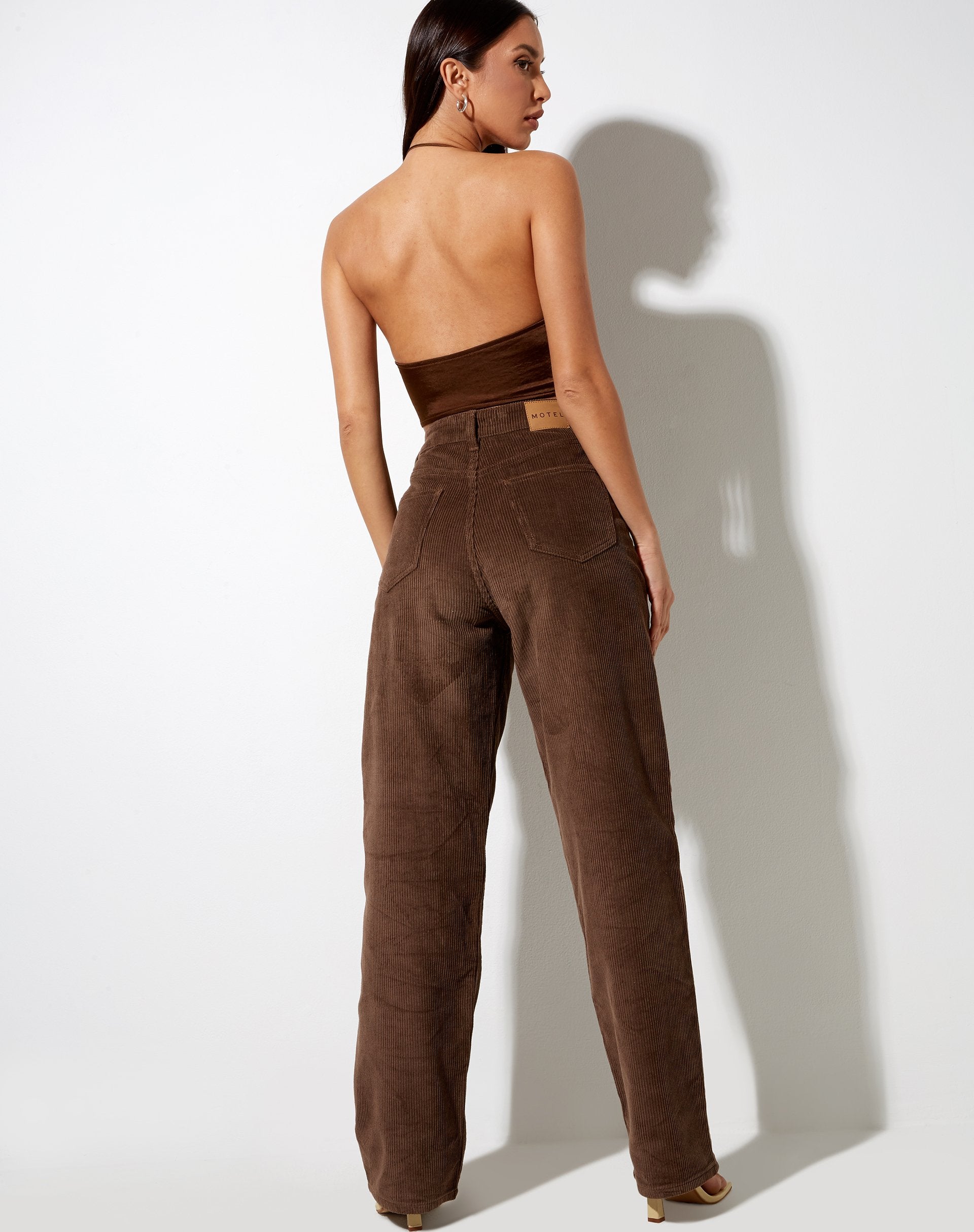Bild von Halpi Crop Top in Satin Rich Brown