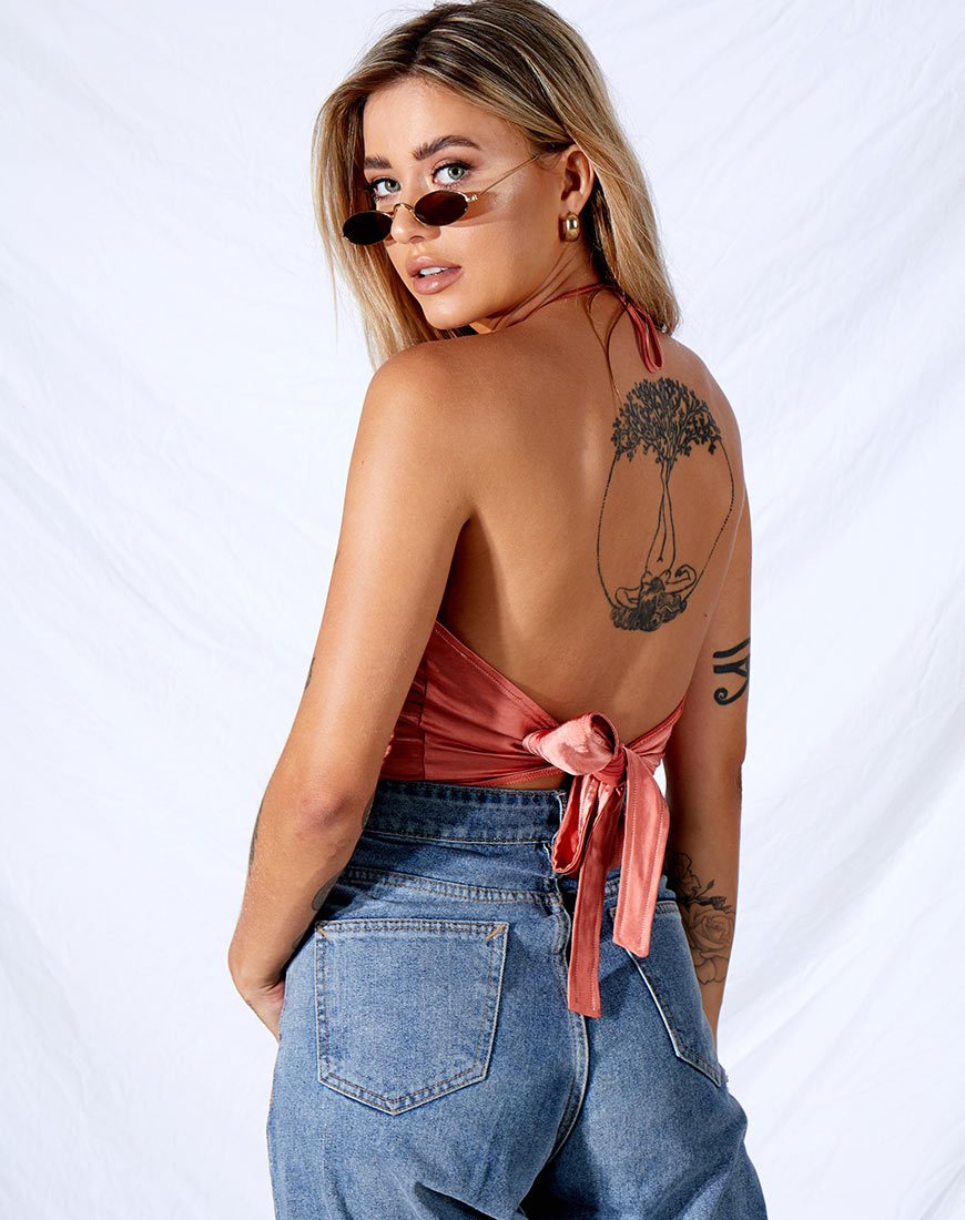 Bild von Haltri Crop Top in Satin Coral
