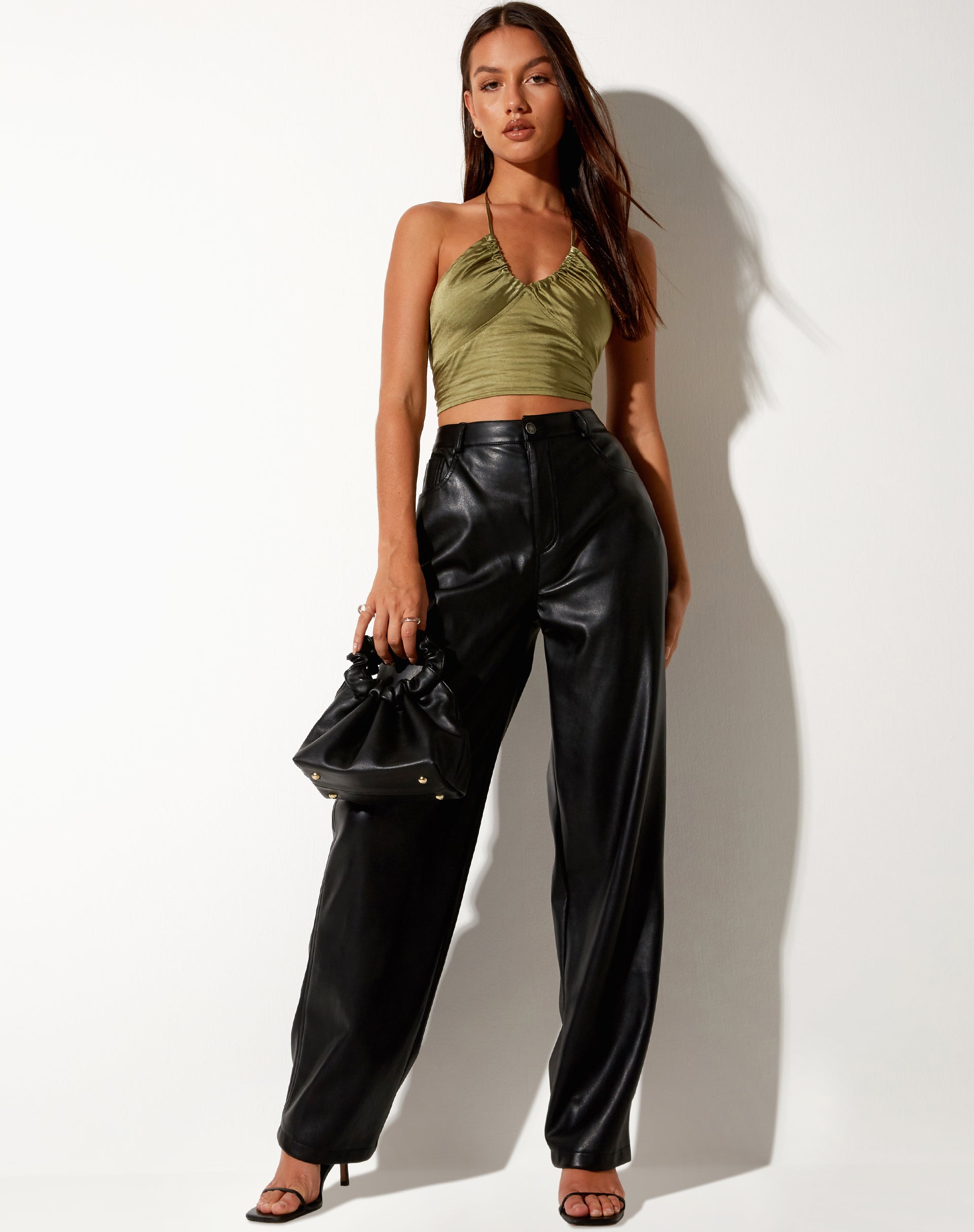 Bild von Haltri Crop Top in Satin Olive