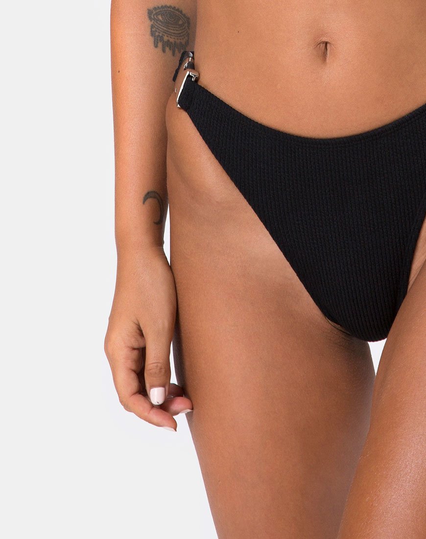 Bild von Hyuna Bikini Bottom in Schwarz mit Silberschnalle
