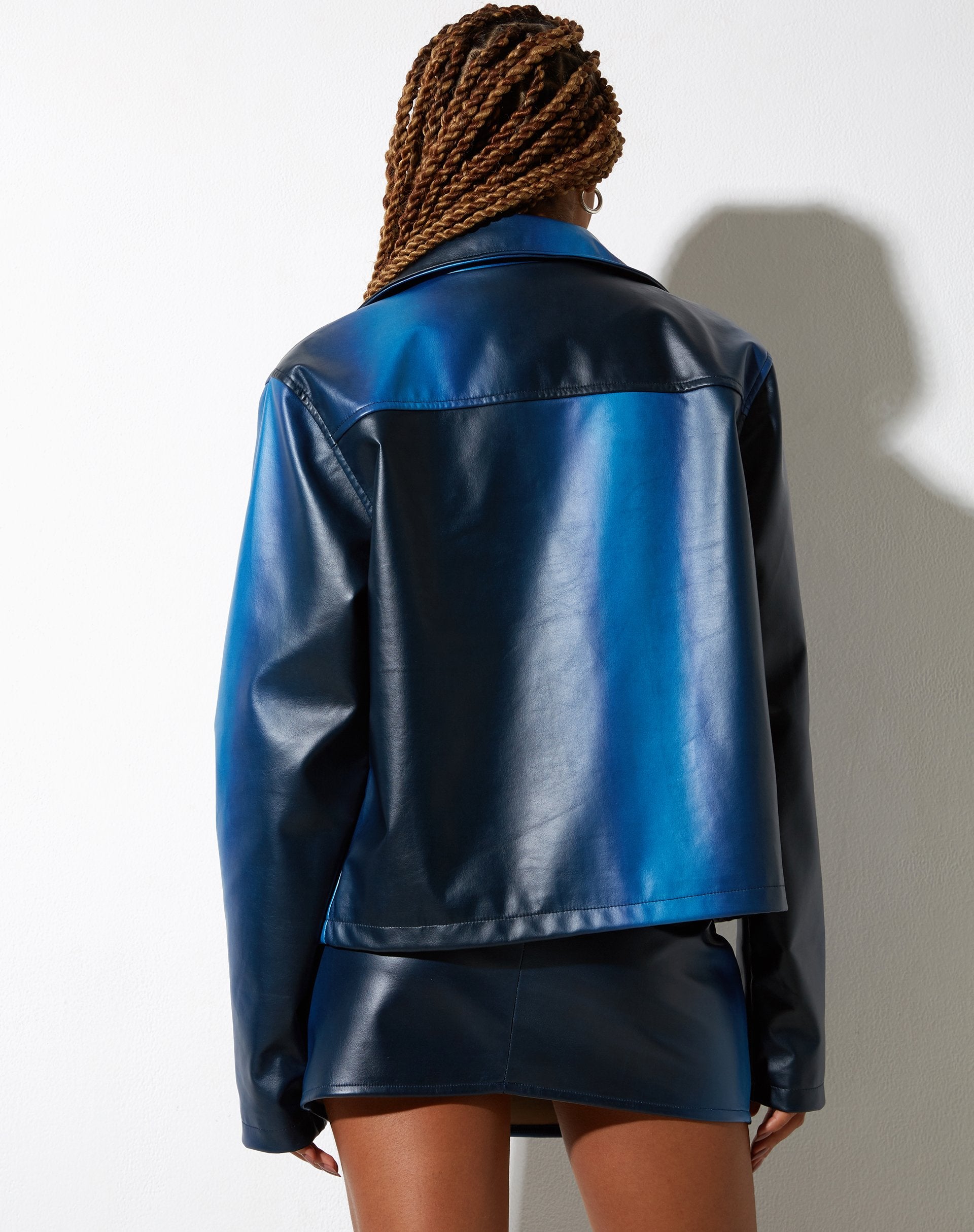 Abbildung der Pinara Jacke in PU Ombre Blue