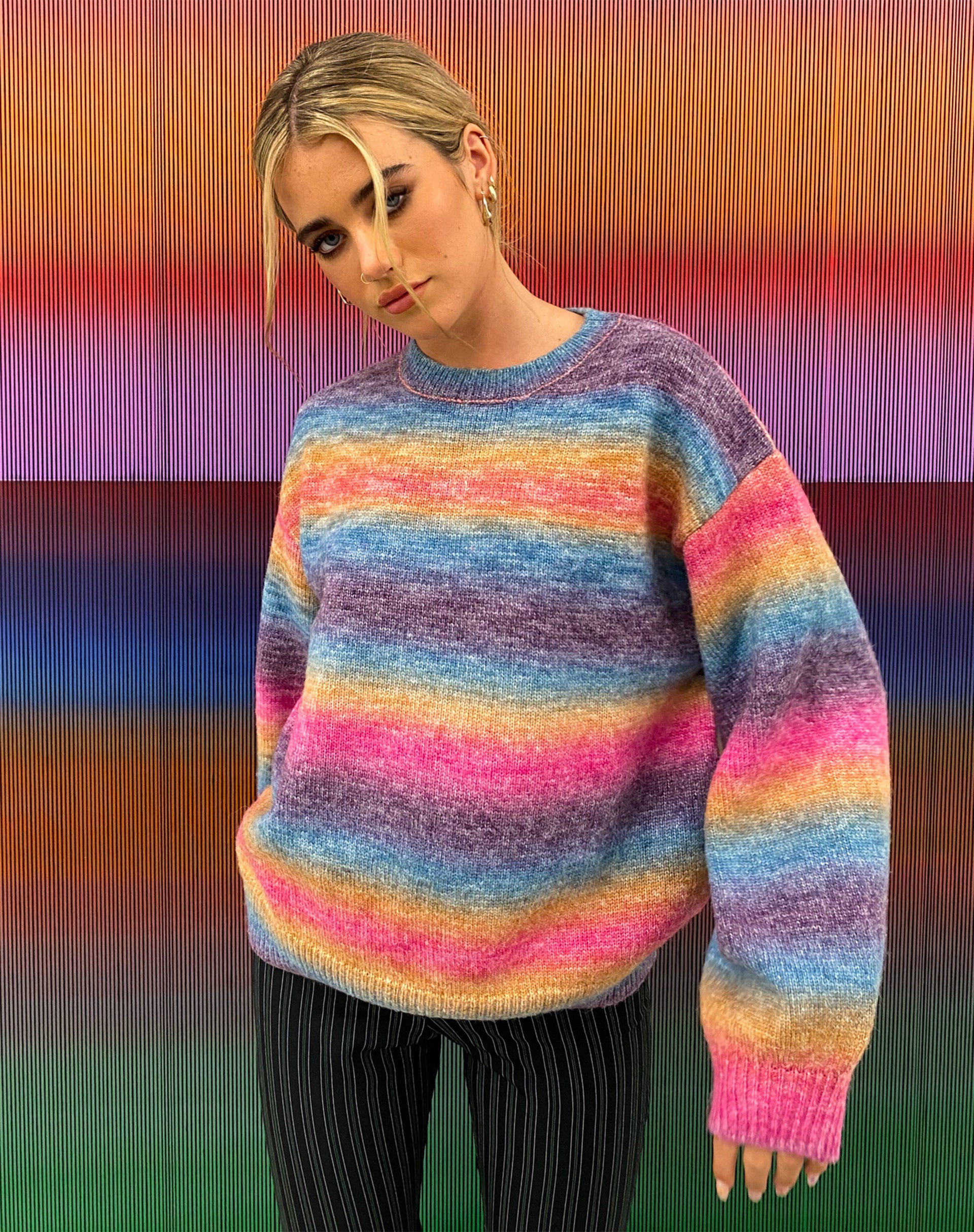 Bild von MOTEL X OLIVIA NEILL Ammaria Pullover in Rosa und Lila