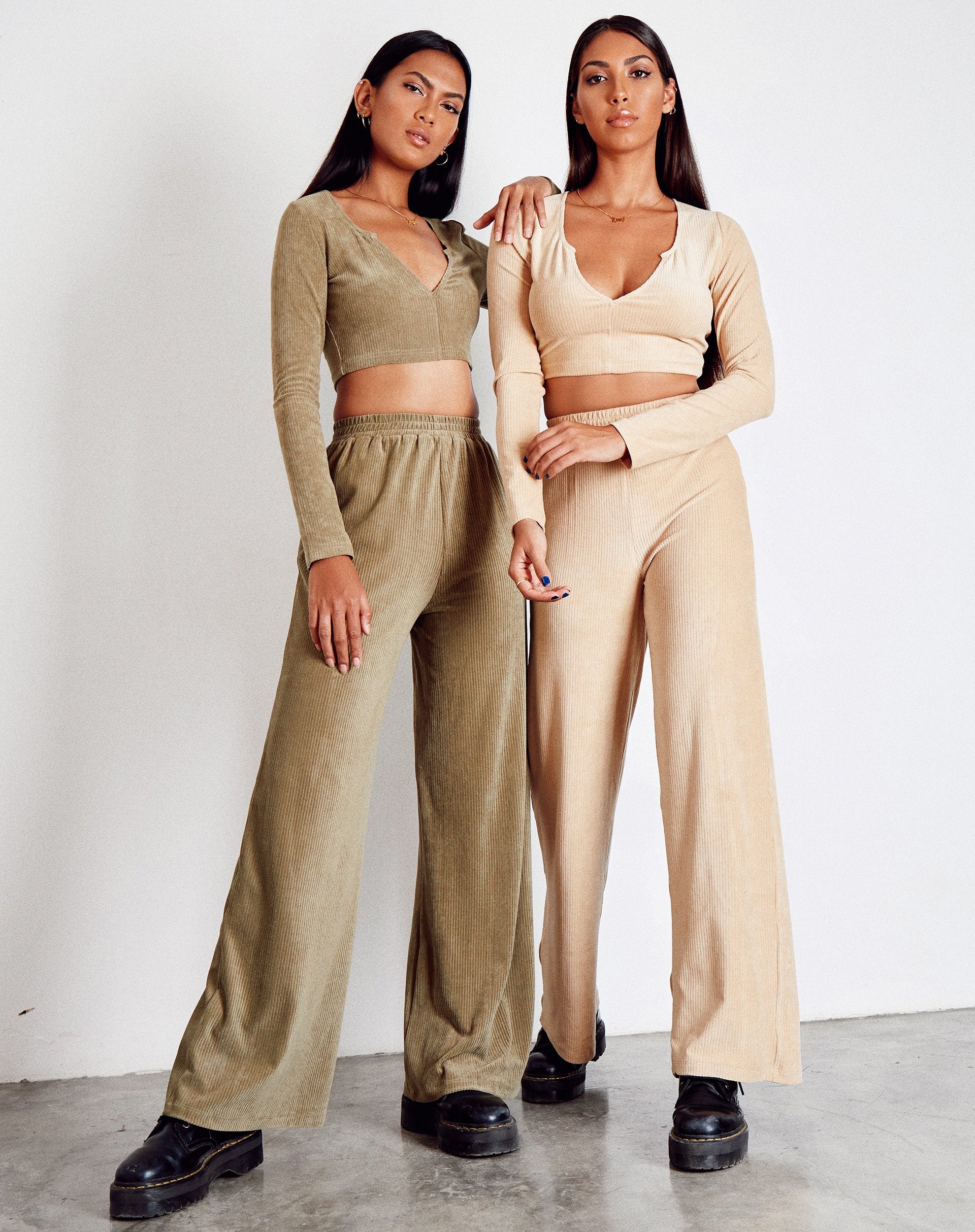 Image of Obeli Hose aus Samt Rib Tan