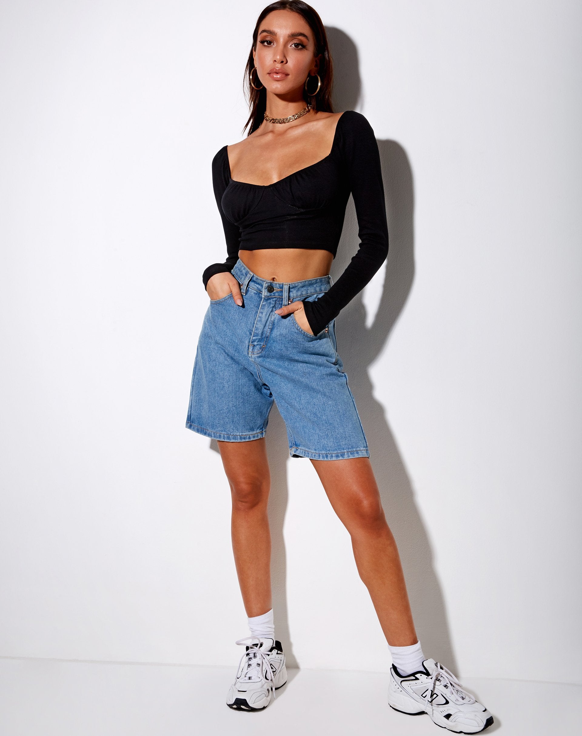Image of Inalo Crop Top aus Rippe Schwarz