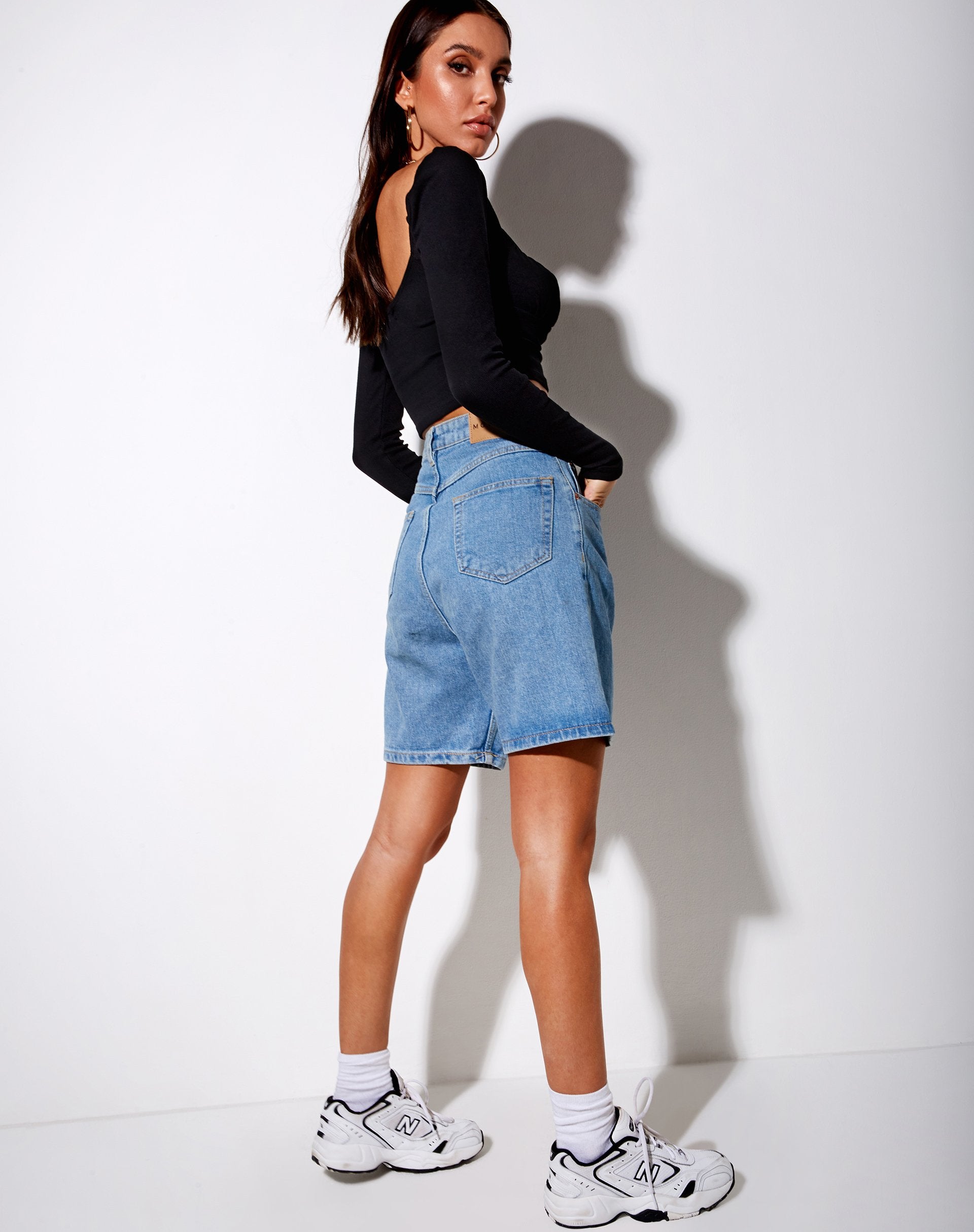 Image of Inalo Crop Top aus Rippe Schwarz
