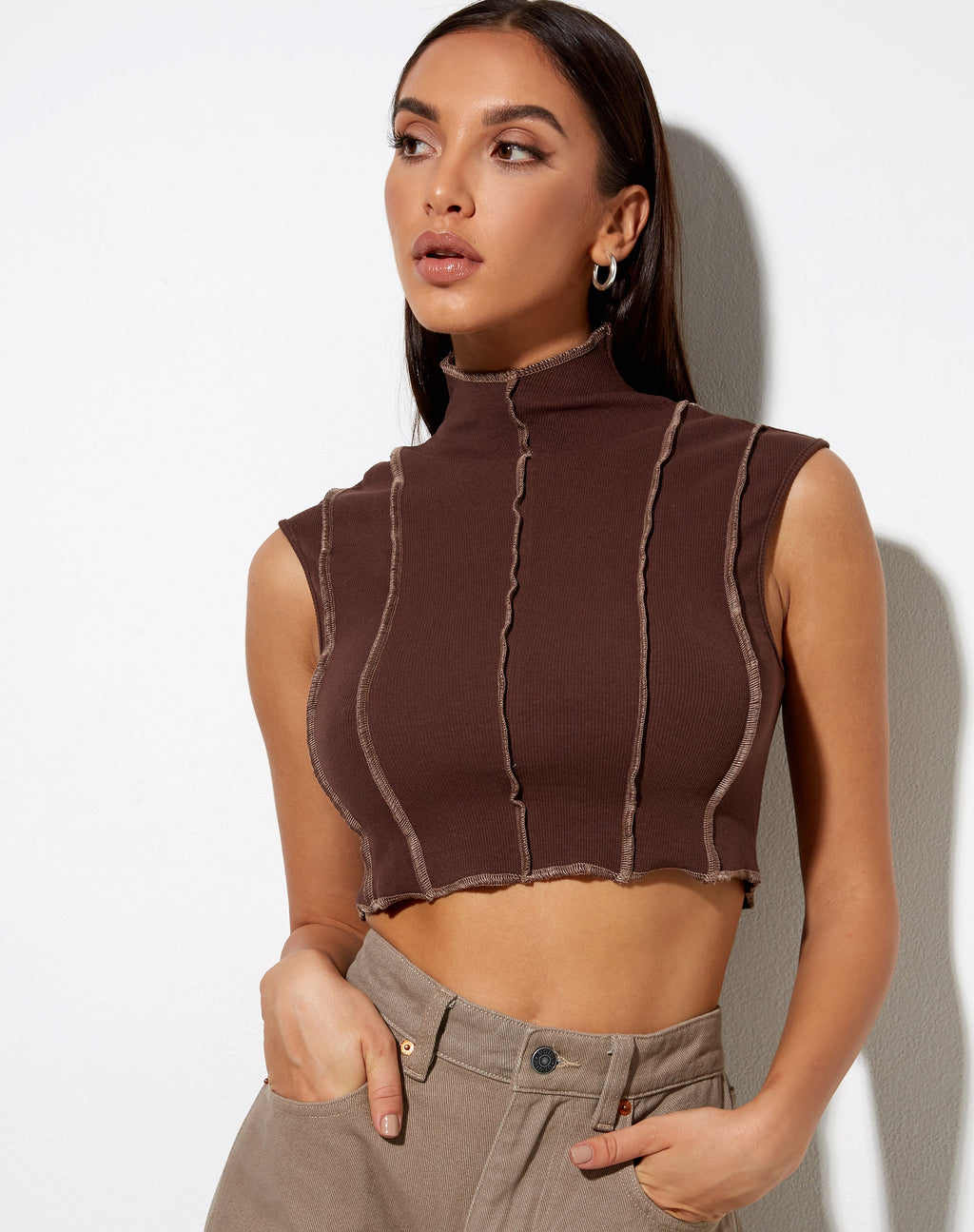 Ivy Vest Top in tiefem Mahagoni mit hellbrauner Naht