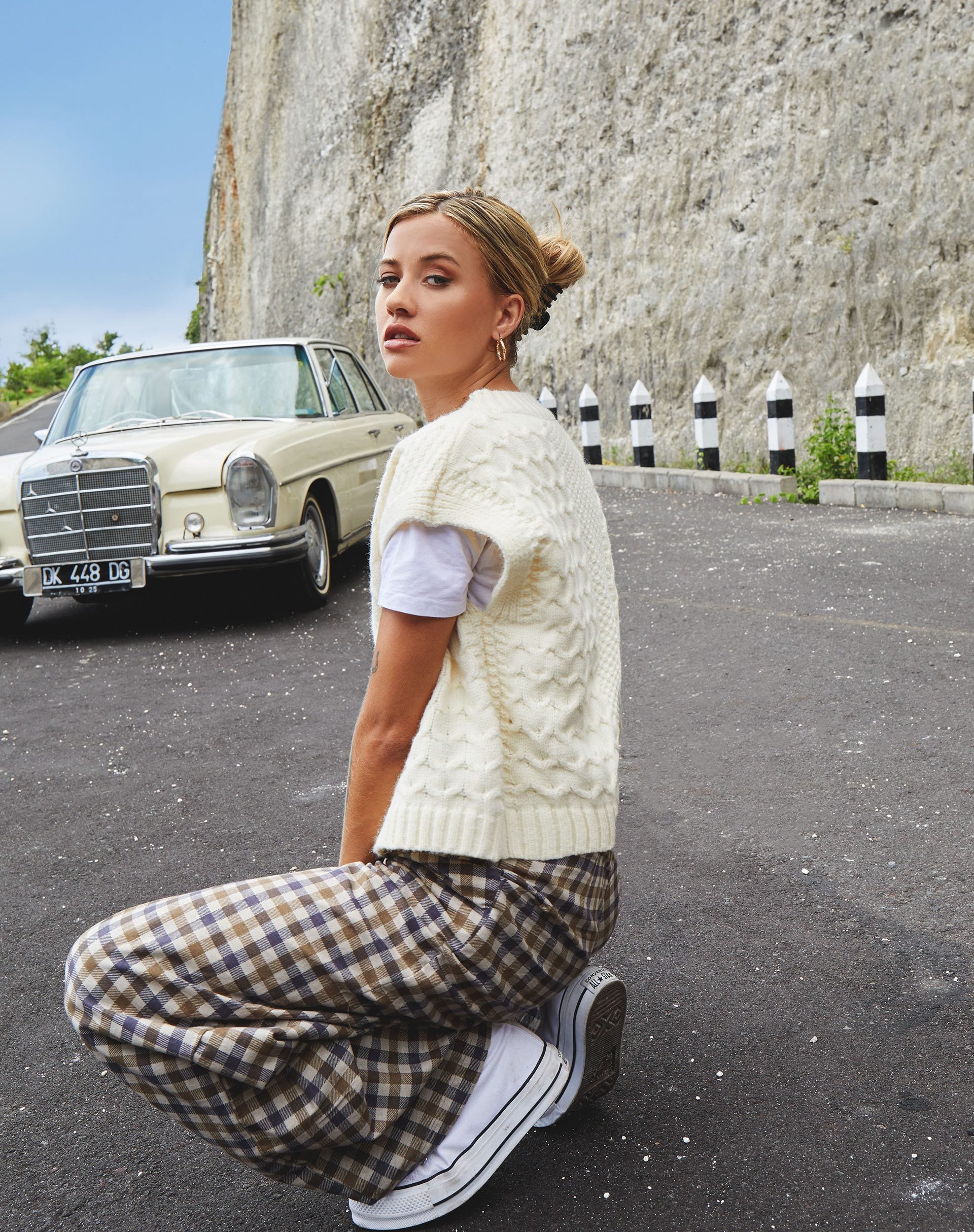 Bild von Yeva Hose in 40s Check Tan