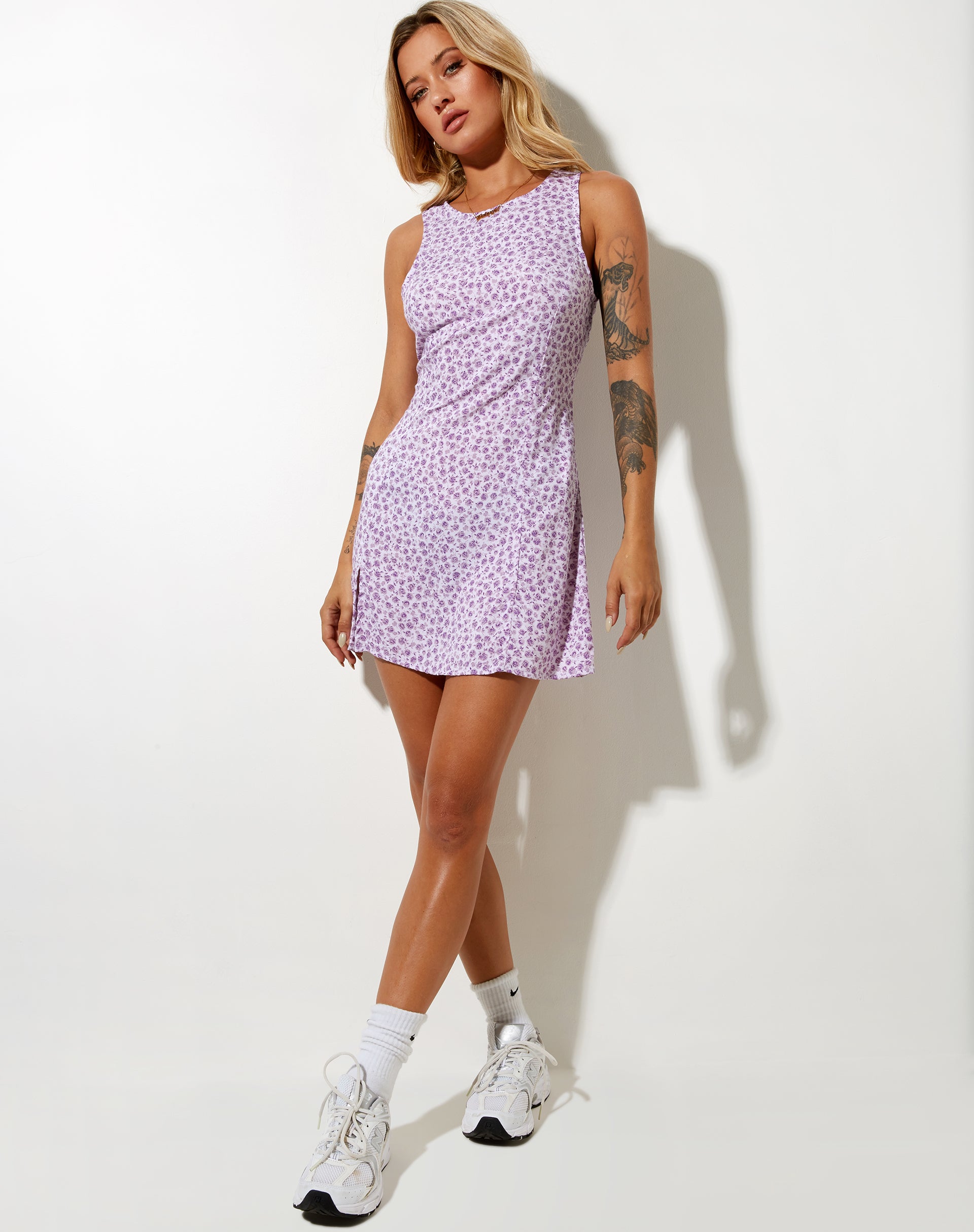 Bild von Jayde Minikleid in Ditsy Rose Flieder
