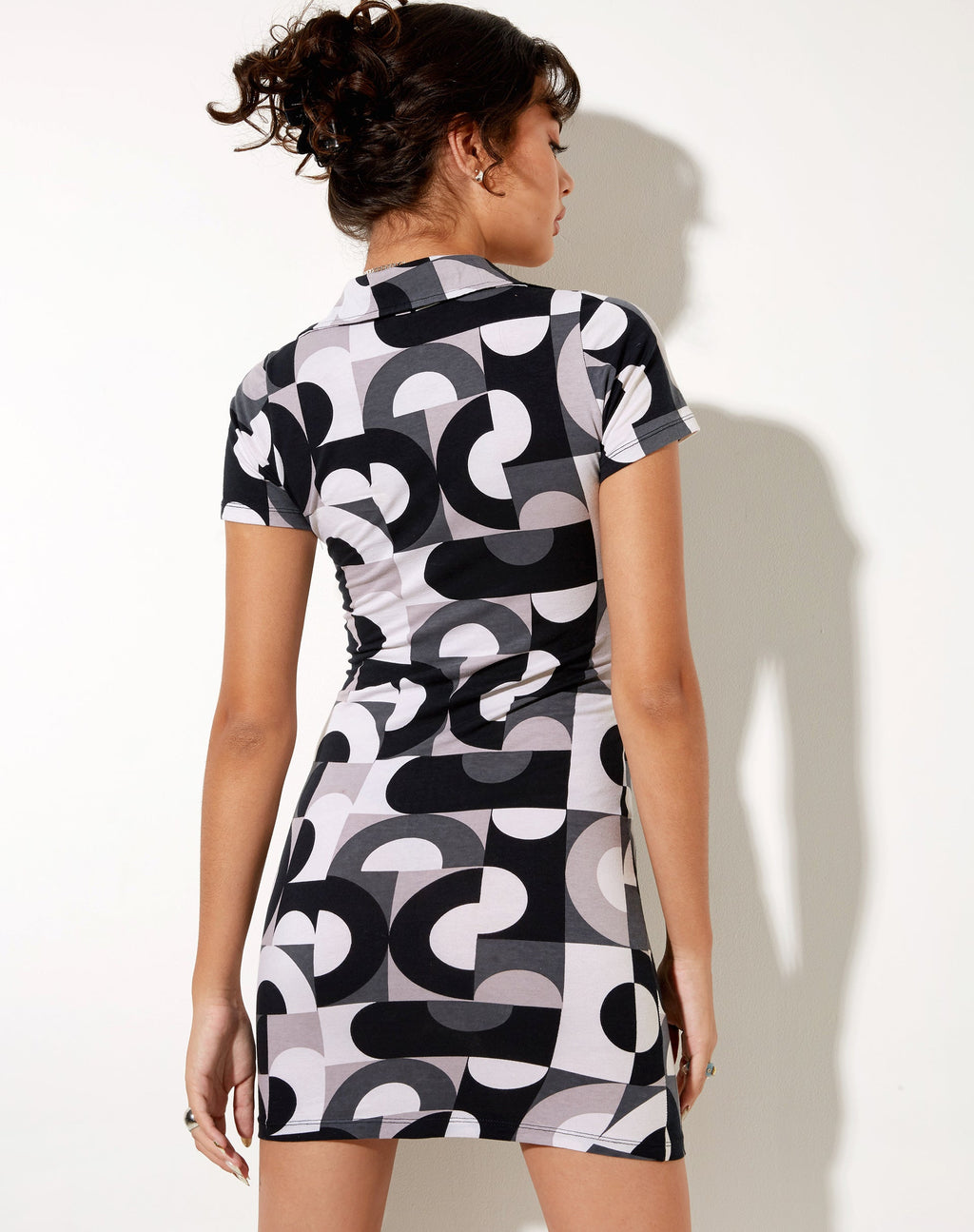 Jeeves Minikleid in Retro-Optik Spot