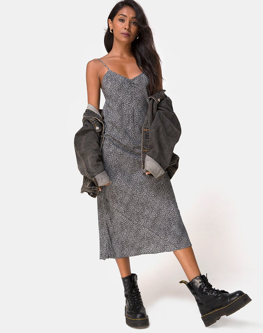 Image of Julia Kleid in Ditsy Leopard Grau