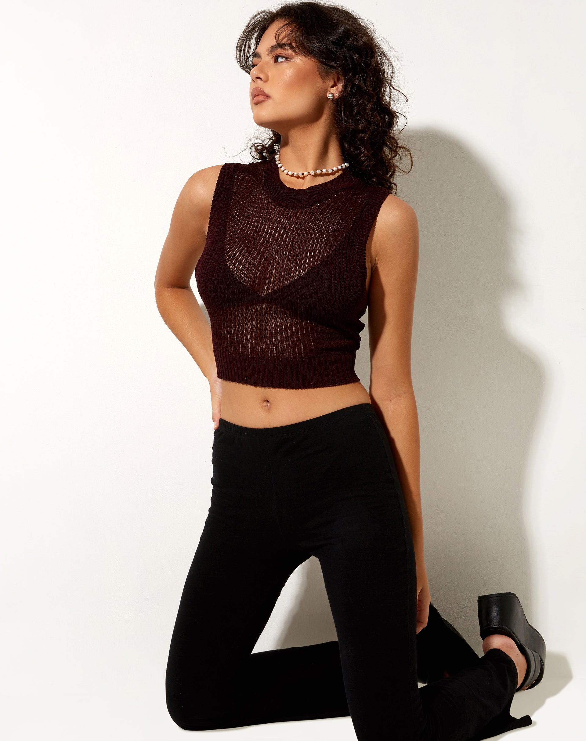 Bild von Juniper Vest Top in Knit Bitter Chocolate