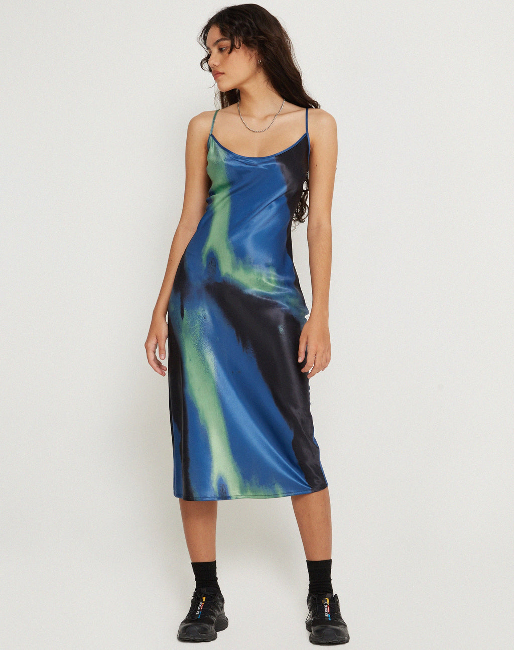 Juvina Midikleid aus Satin Watercolour Navy