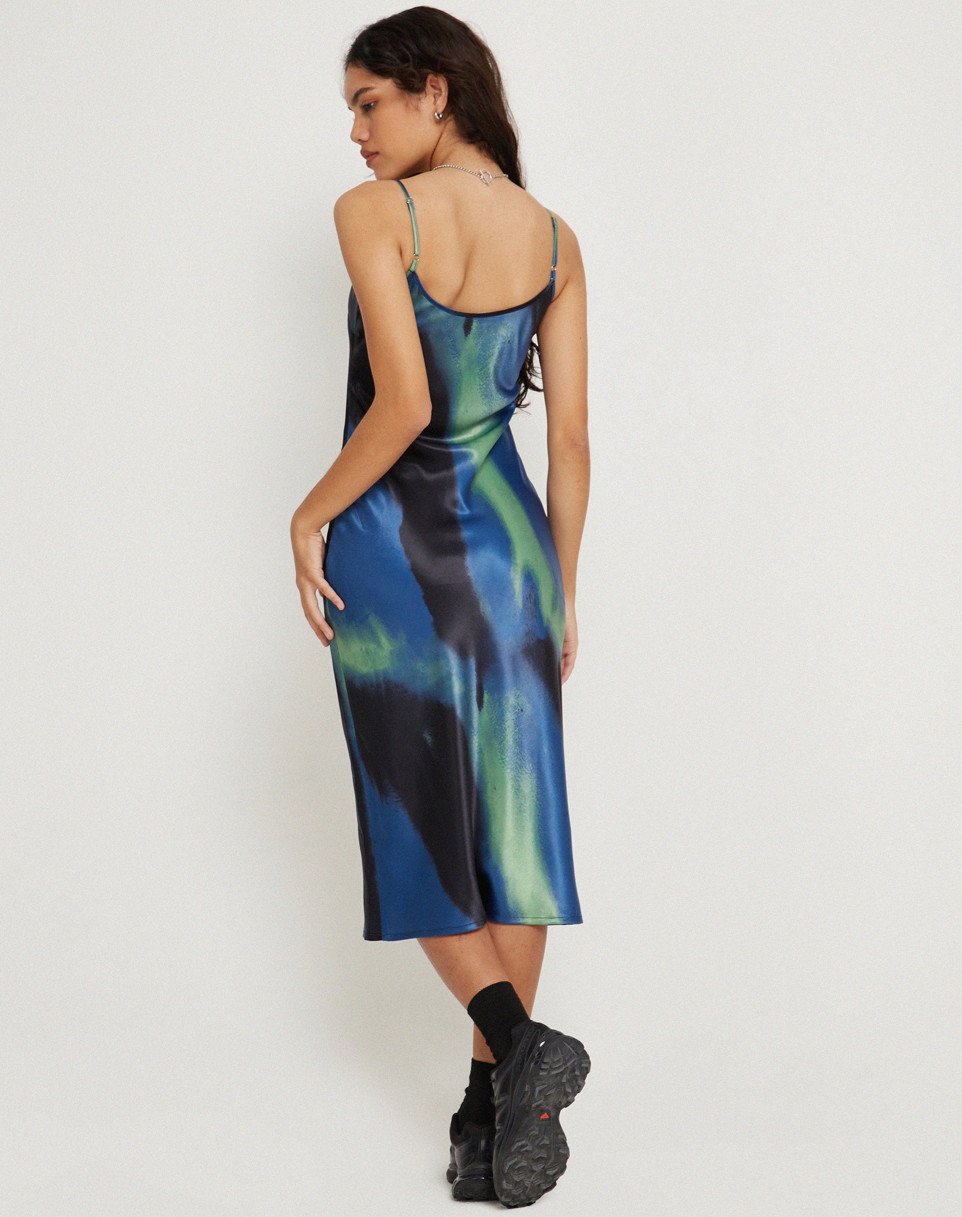 Bild von Juvina Midikleid aus Satin Aquarell Navy