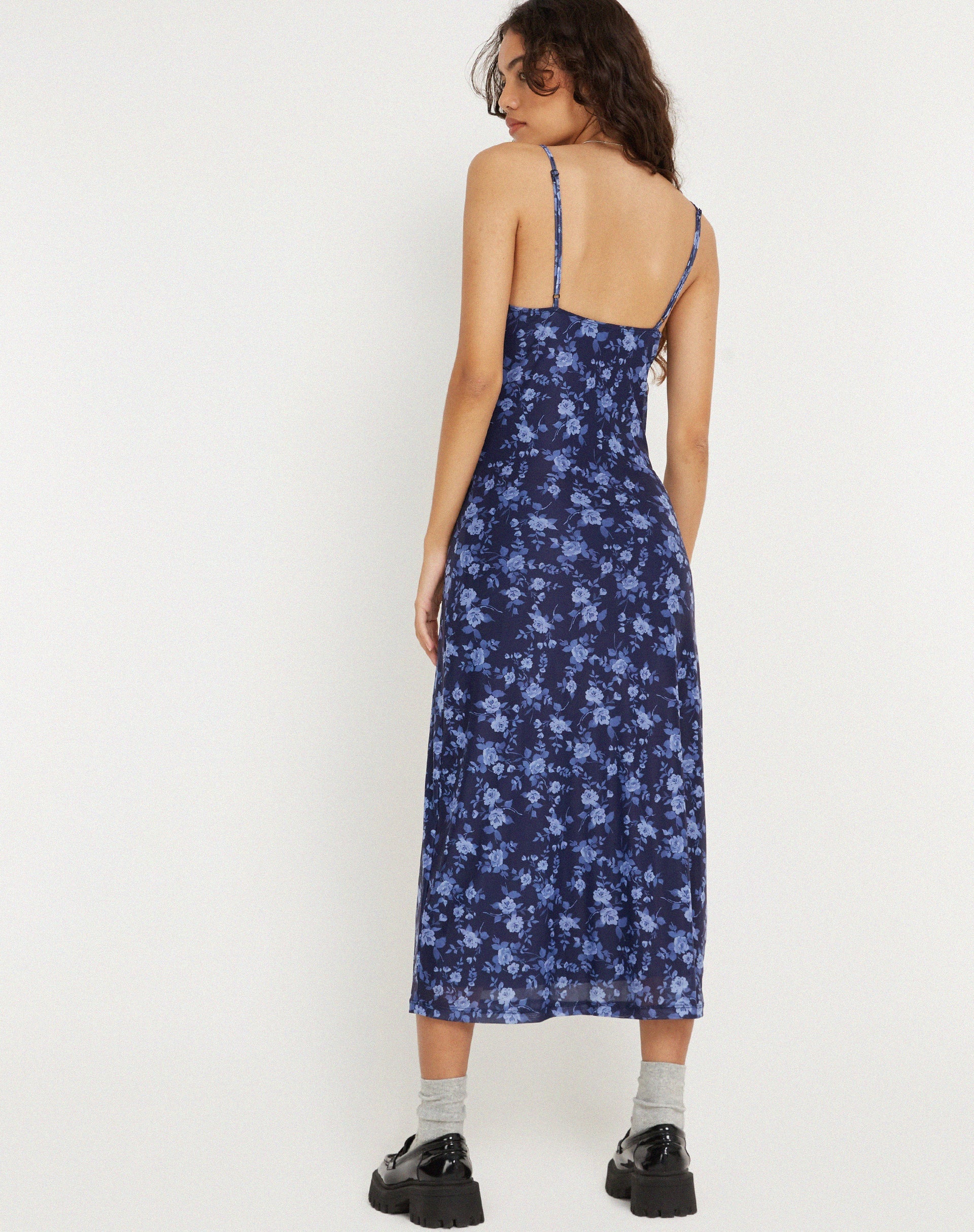 Abbildung von Kalana Bedrucktes Midikleid in Pretty Floral Navy