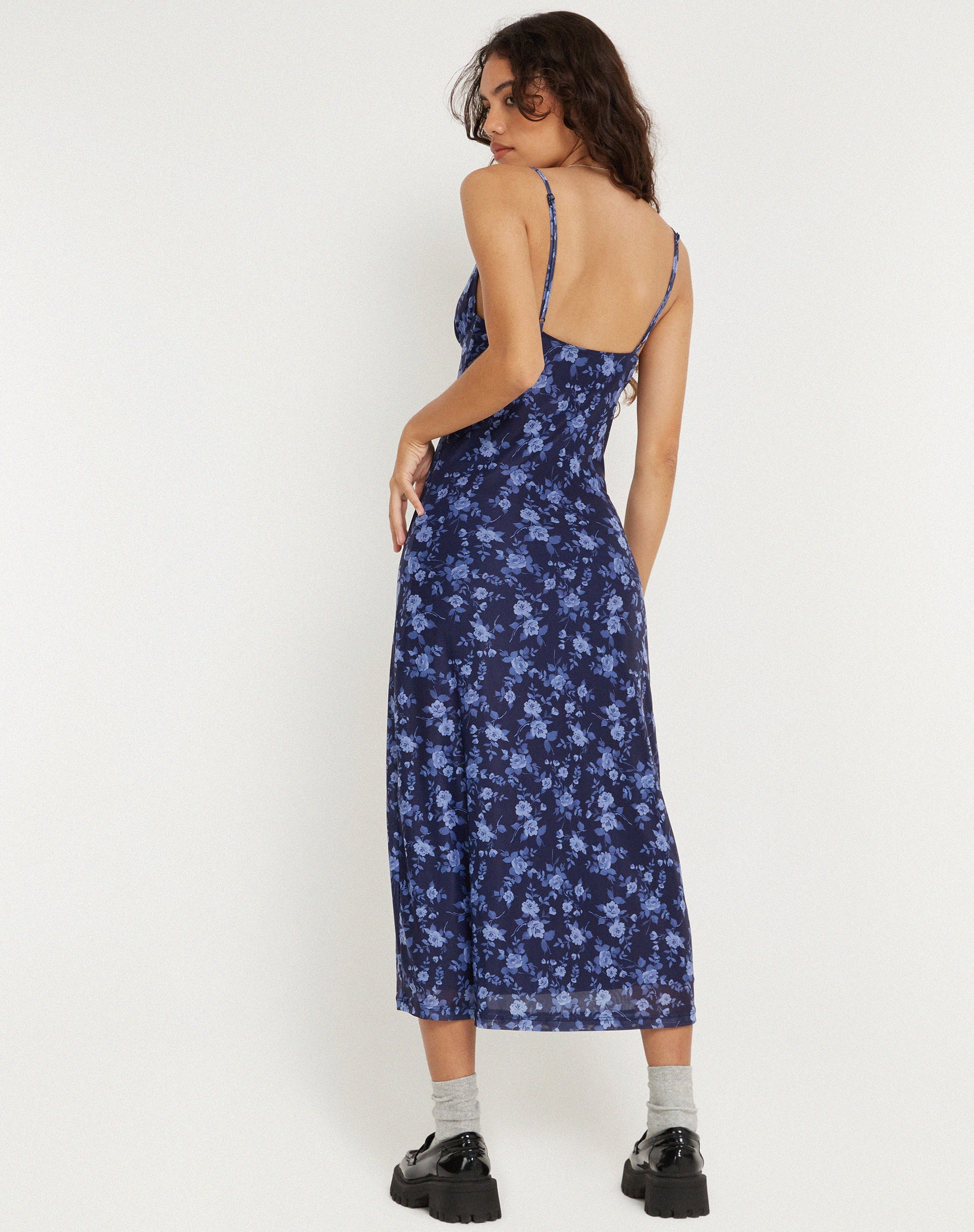 Abbildung von Kalana Bedrucktes Midikleid in Pretty Floral Navy