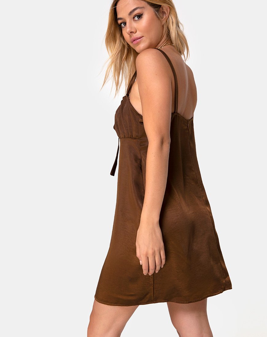 Kamalia Schlupfkleid aus braunem Satin