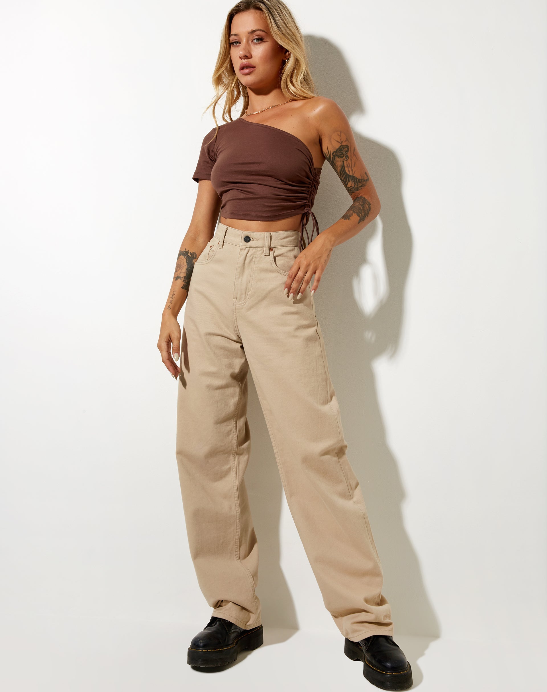 Bild von Kara Crop Top aus Lycra Deep Mahogany