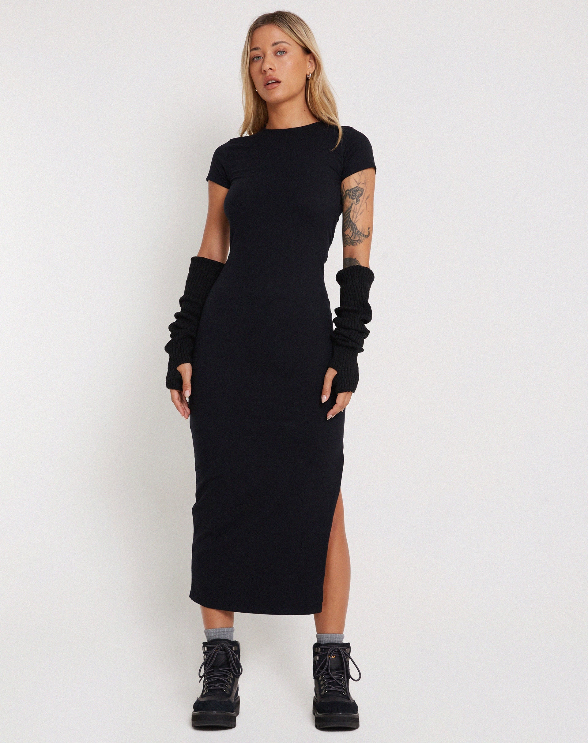 Image of Kasor Kurzärmeliges Maxikleid in Schwarz