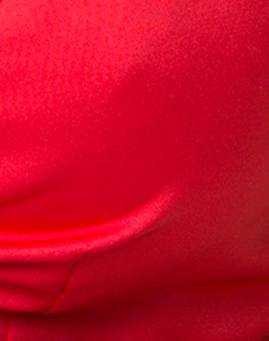 Image von Kasen Bralet in Satin Rot