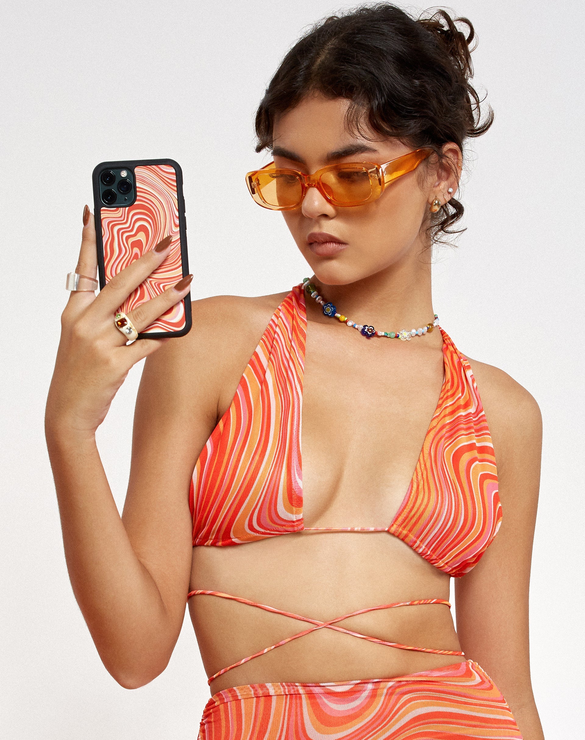 Bild von Motel X Barbara Kristoffersen Iphone Fall in 70er Jahre Ripple in Tangerine