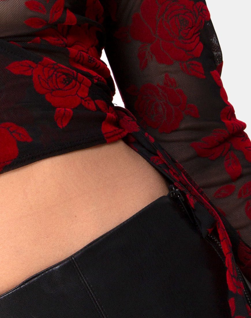 Image of Kajak Wrap Top in romantischer roter Rosenflocke