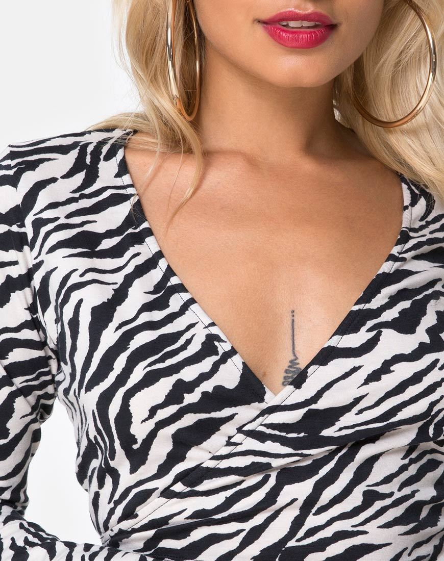 Bild von Kayak Wrap Top in 90s Zebra