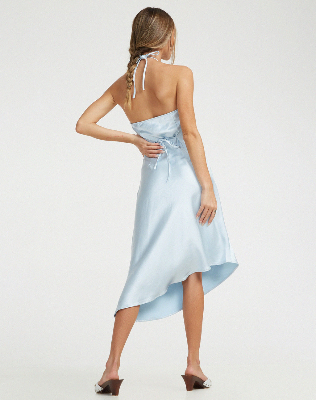 Kimora Midikleid aus Satin Eisblau
