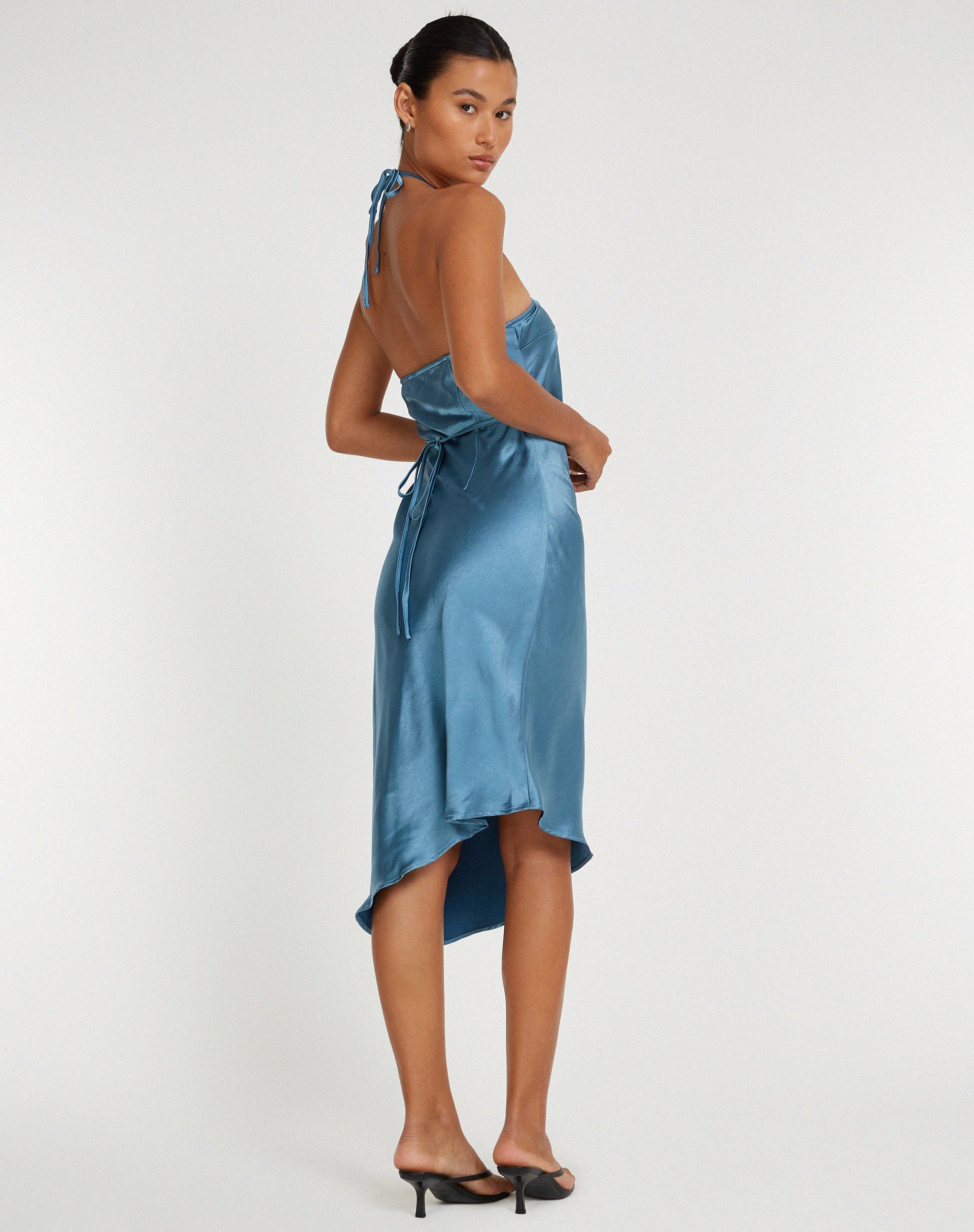 Bild von Kimora Midikleid in Satin Schiefer