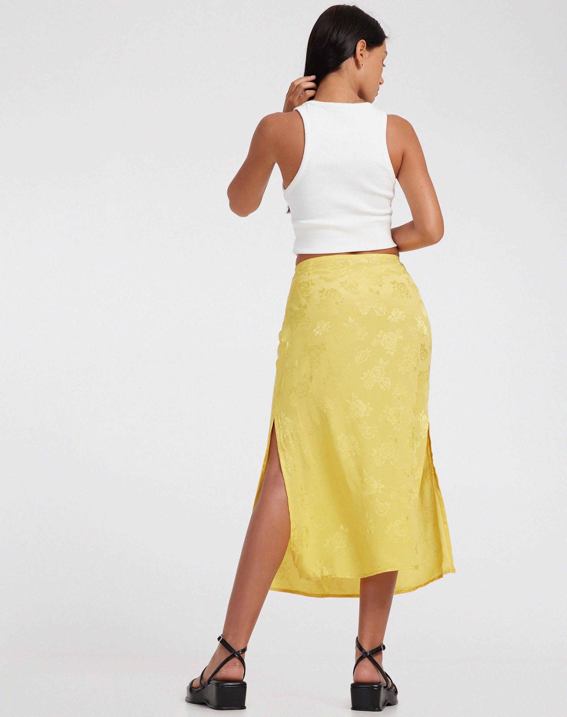 Abbildung des Kindra Midirocks aus Satin Rose Sunshine Yellow