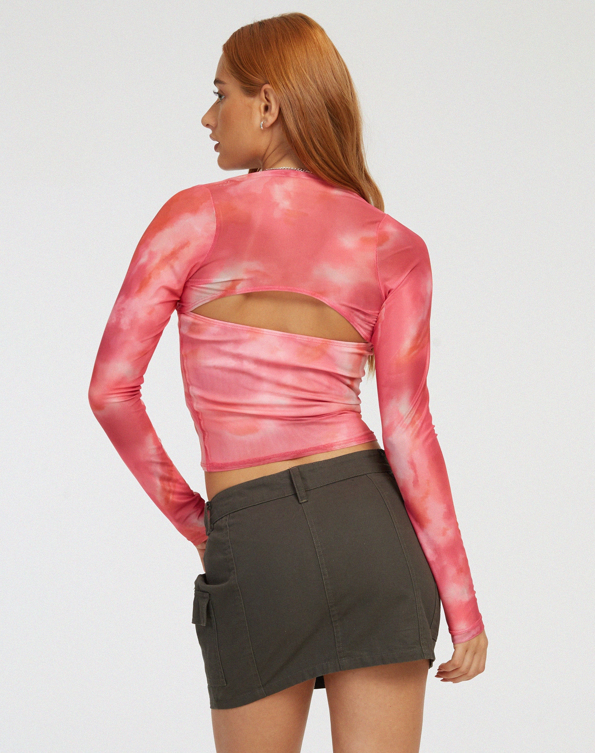 Bild von Kouna Bandeau Crop Top und Shrug Set in abstraktem verschwommenem Rosa