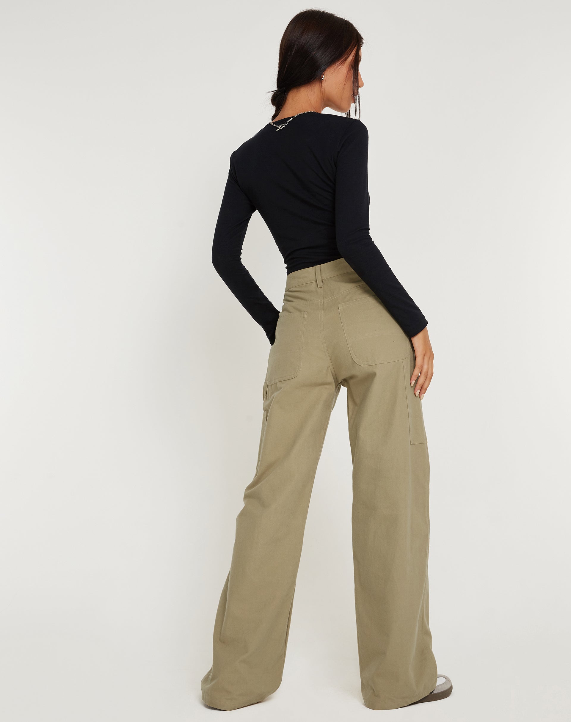 Abbildung der Kusnaedi Wide Leg Trouser in Stone