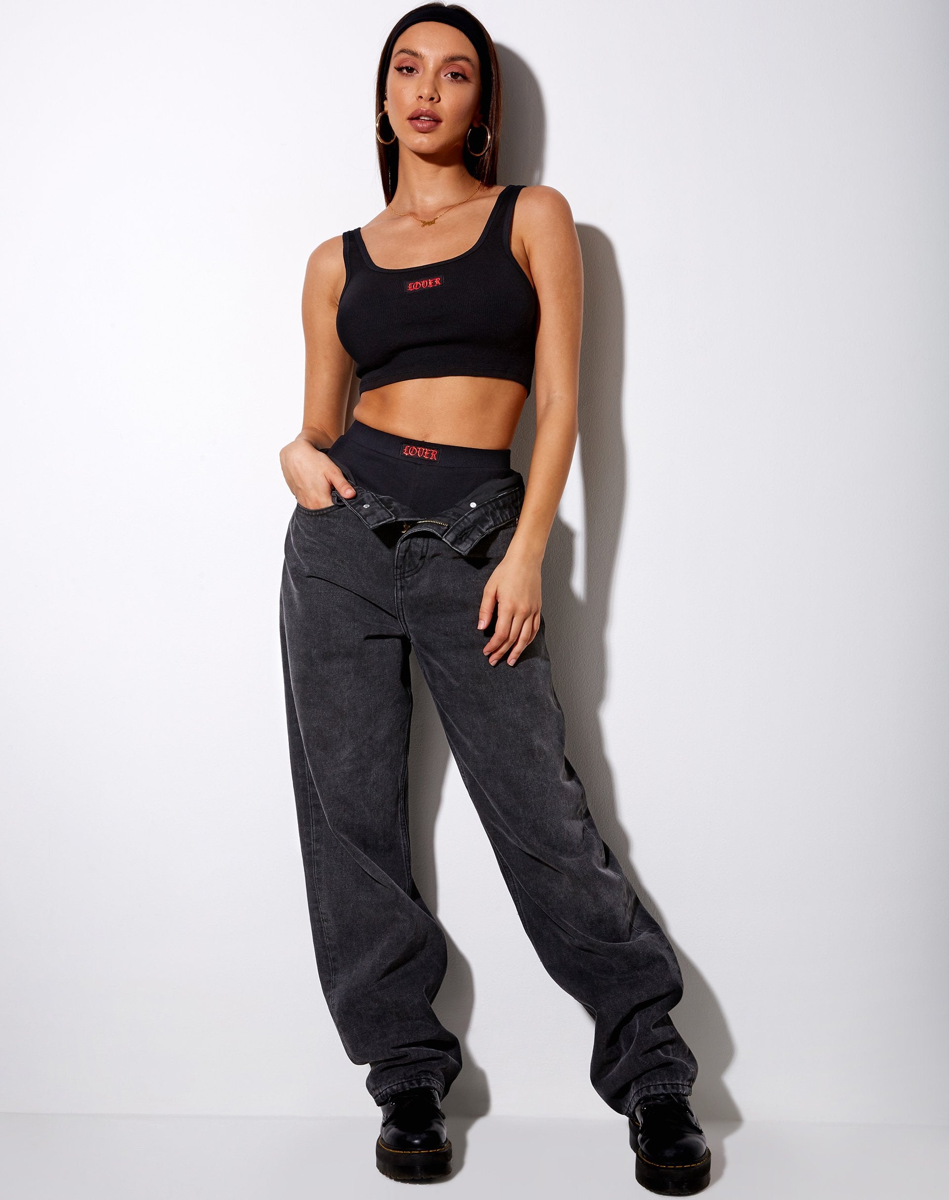 Image of Lathi Crop Top in Rippe Schwarz Lover Embro