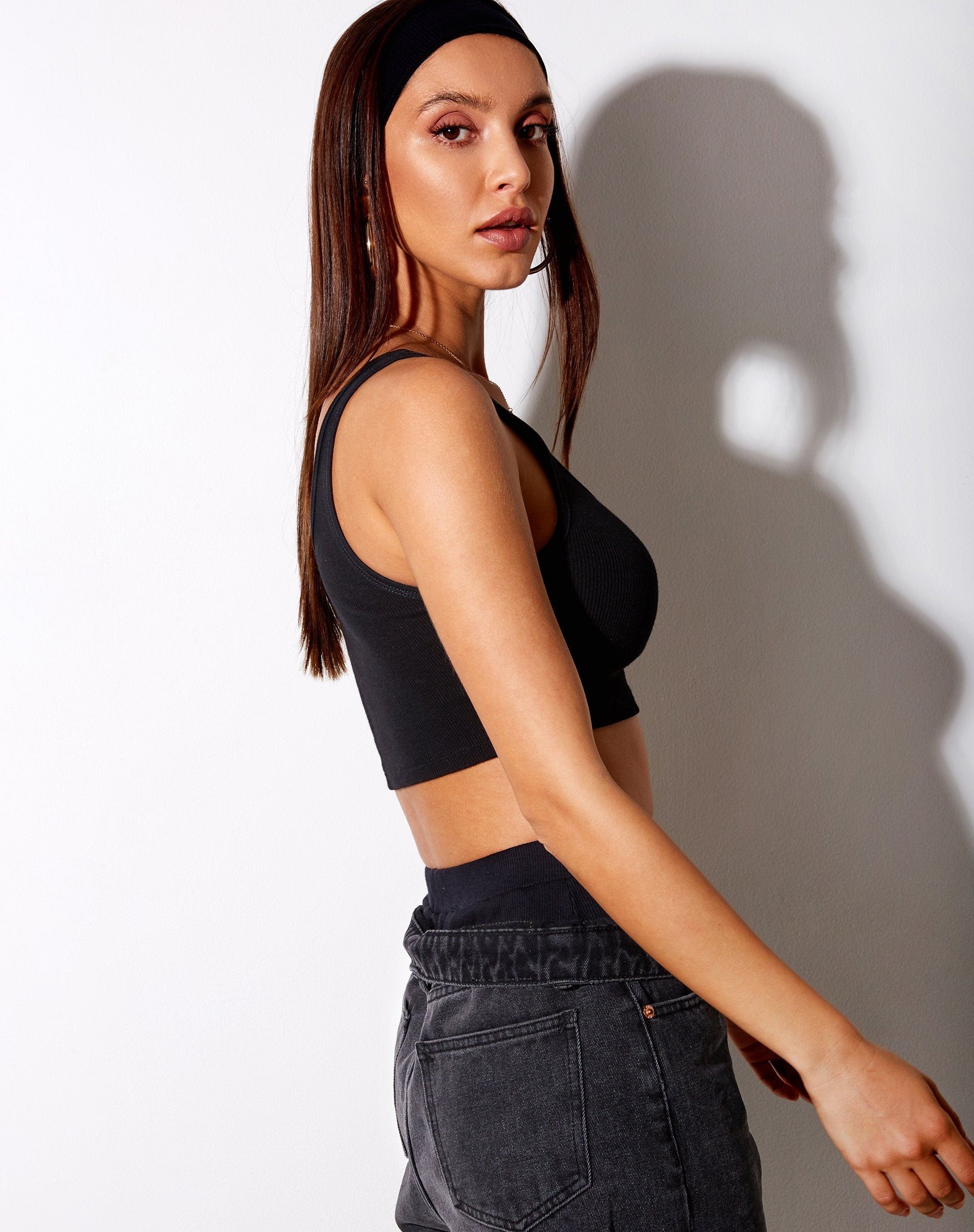 Image of Lathi Crop Top in Rippe Schwarz Lover Embro