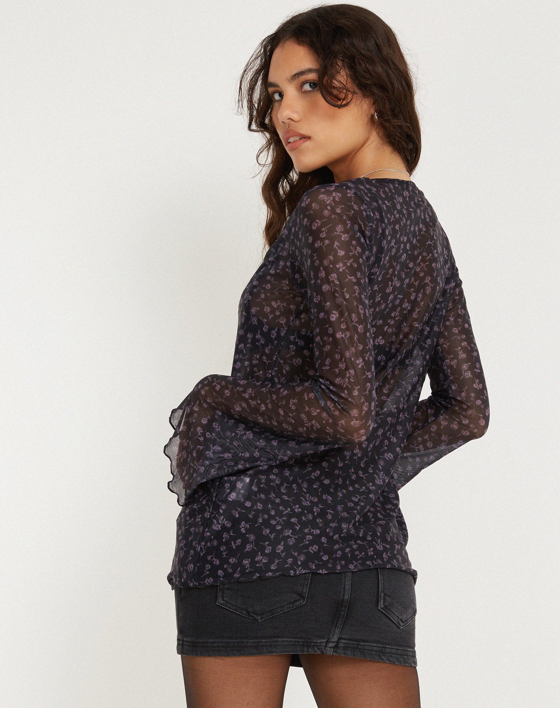 Abbildung von Leony Cardi in Dark Ditsy Rose Black