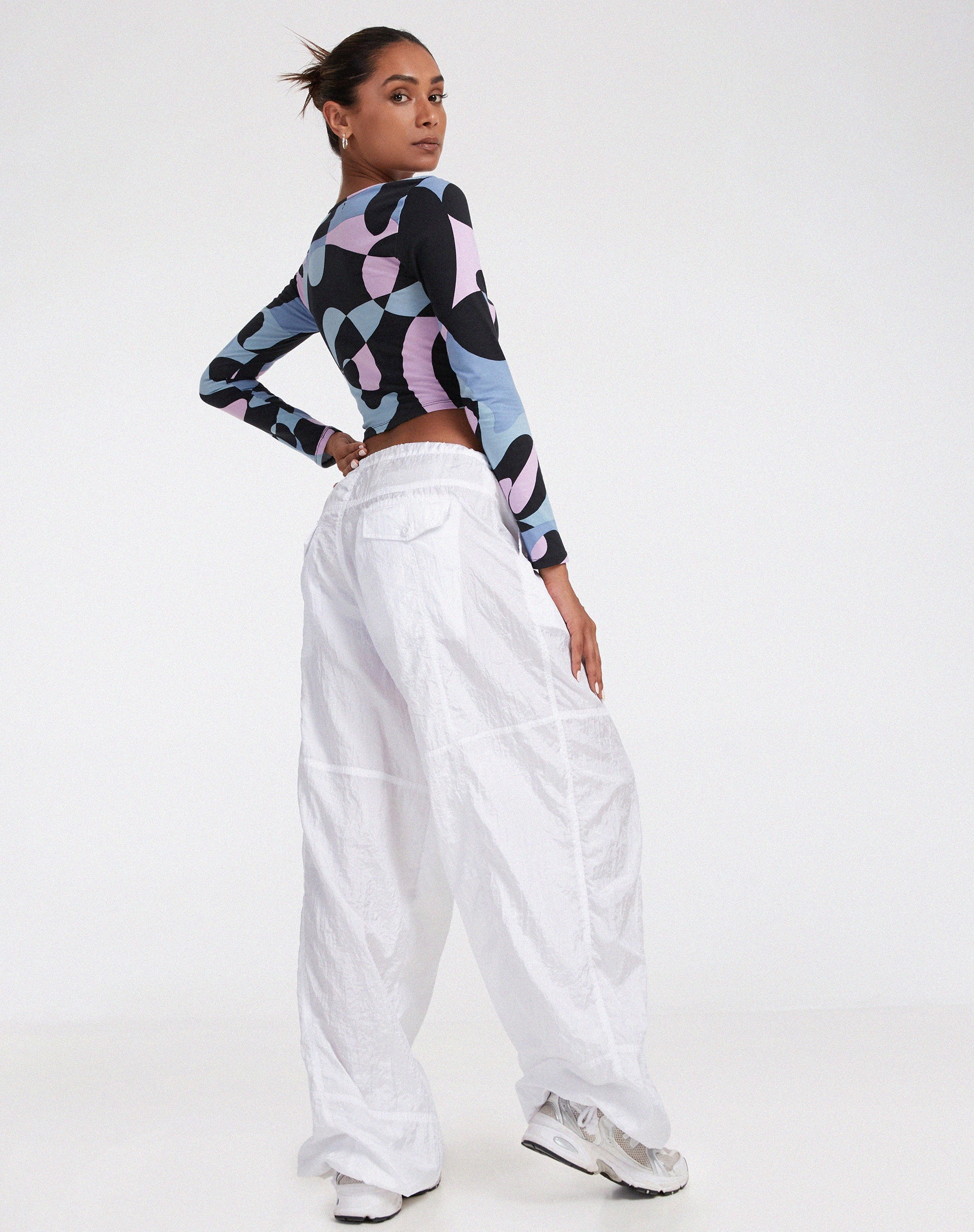 Bild von Licora Crop Top in abstraktem Lila