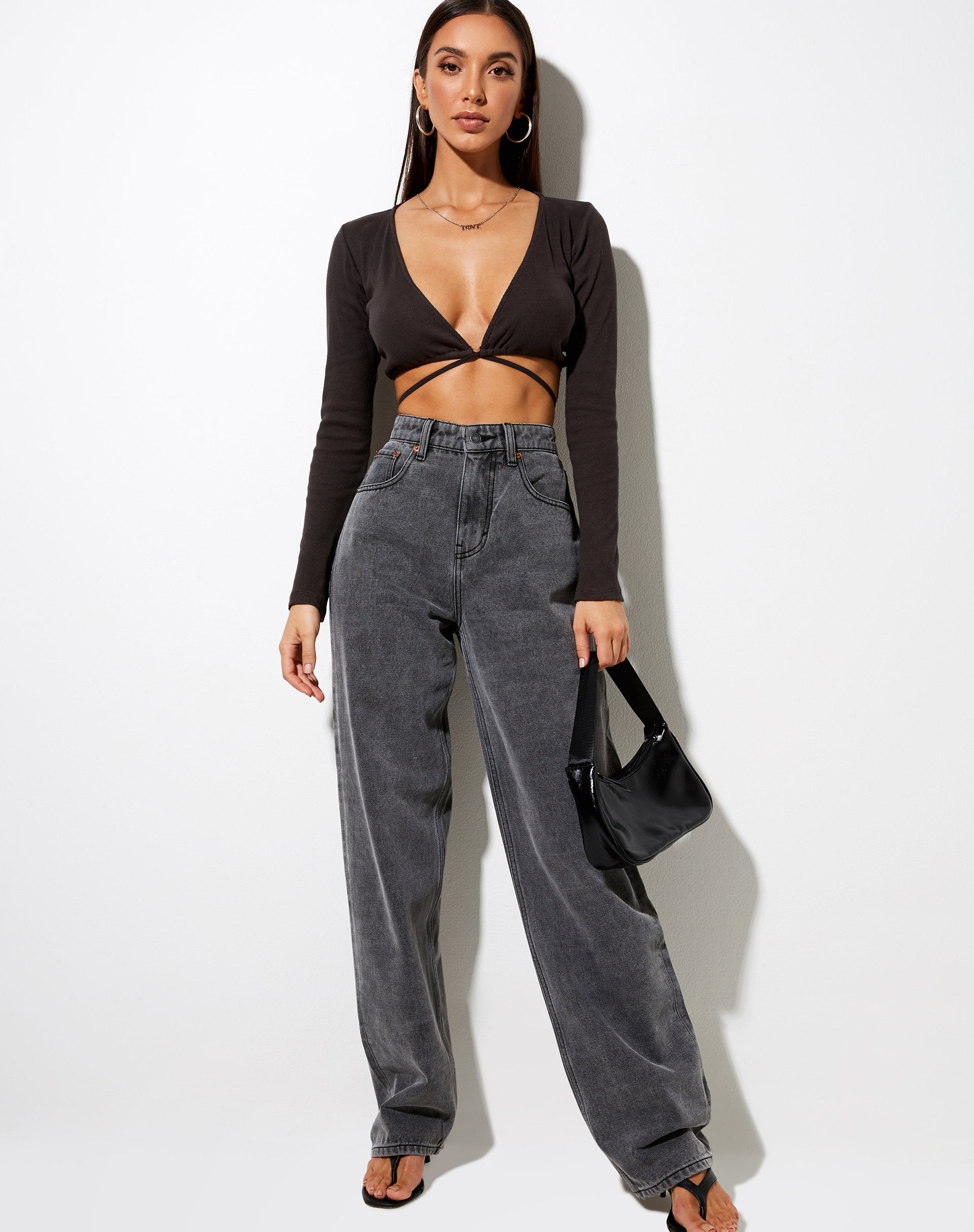 Image of Lieneva Crop Top in Rippe Geschwärzte Perle