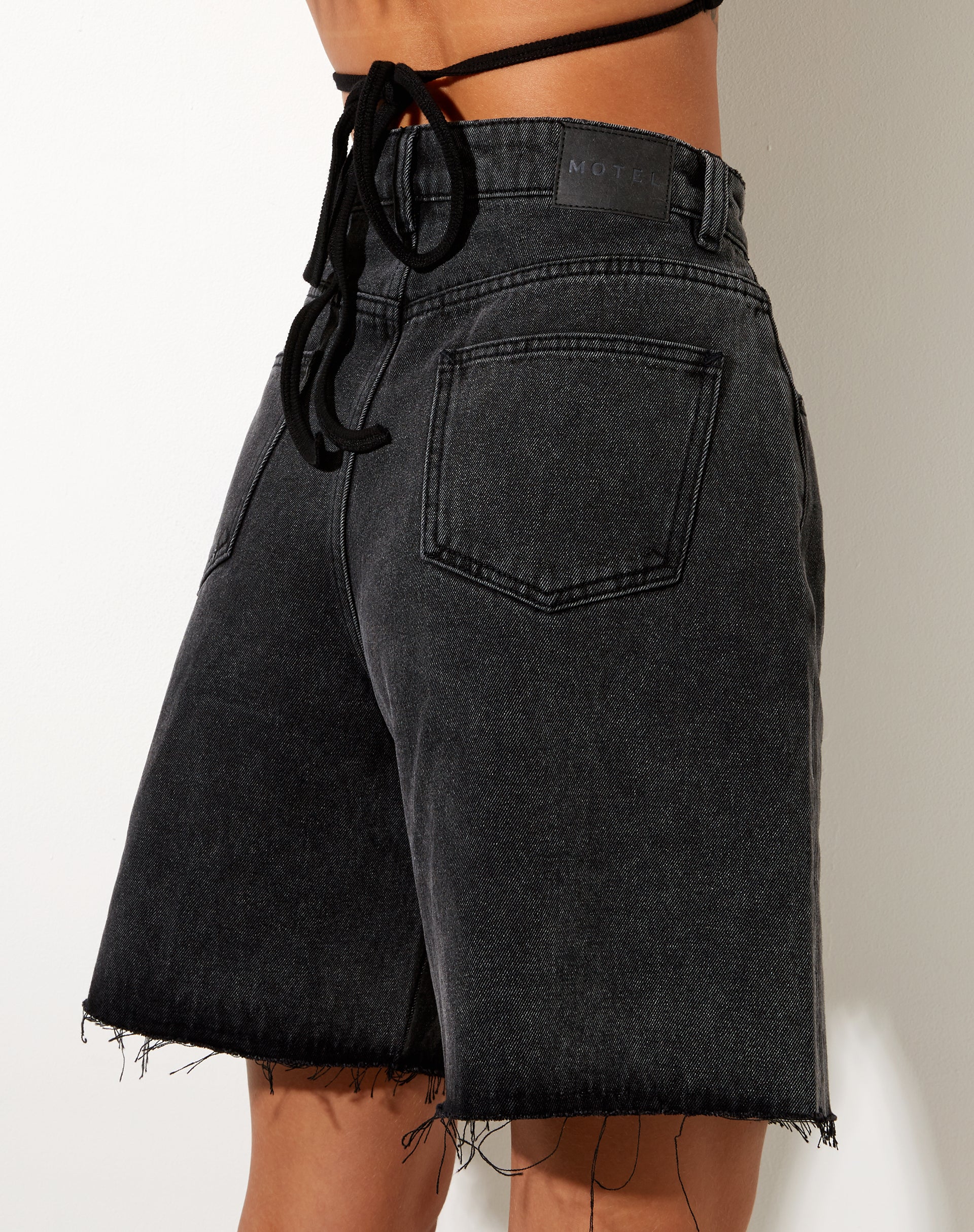 Bild von Loose Fit Denim Short in Black Wash
