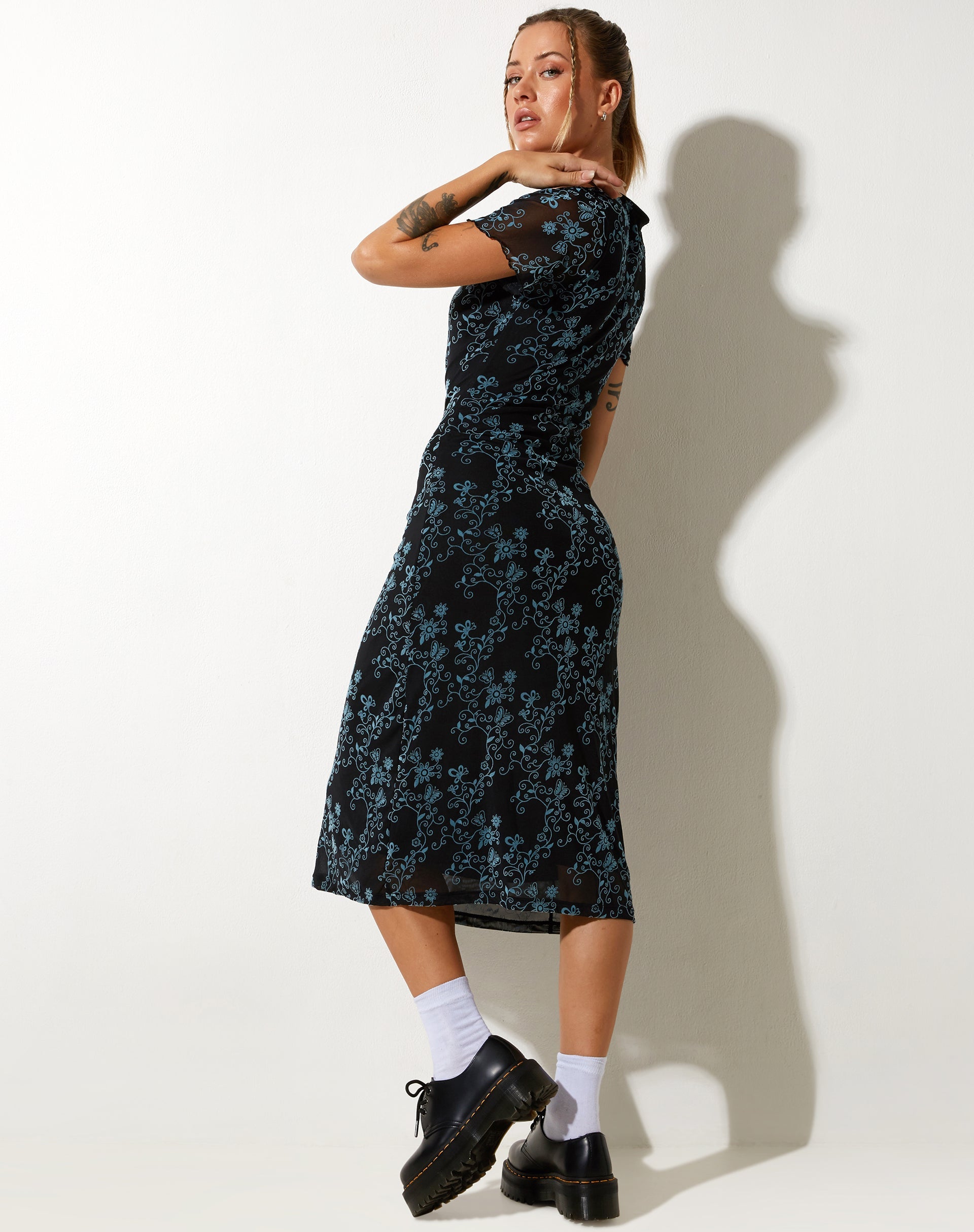 Abbildung Lorani Midikleid in Butterfly Vine Flock Blau