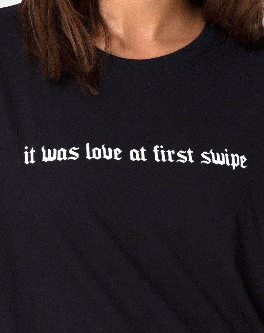 Bild von Lotsun Tee in Love at First Swipe mit schwarzer Platzierung
