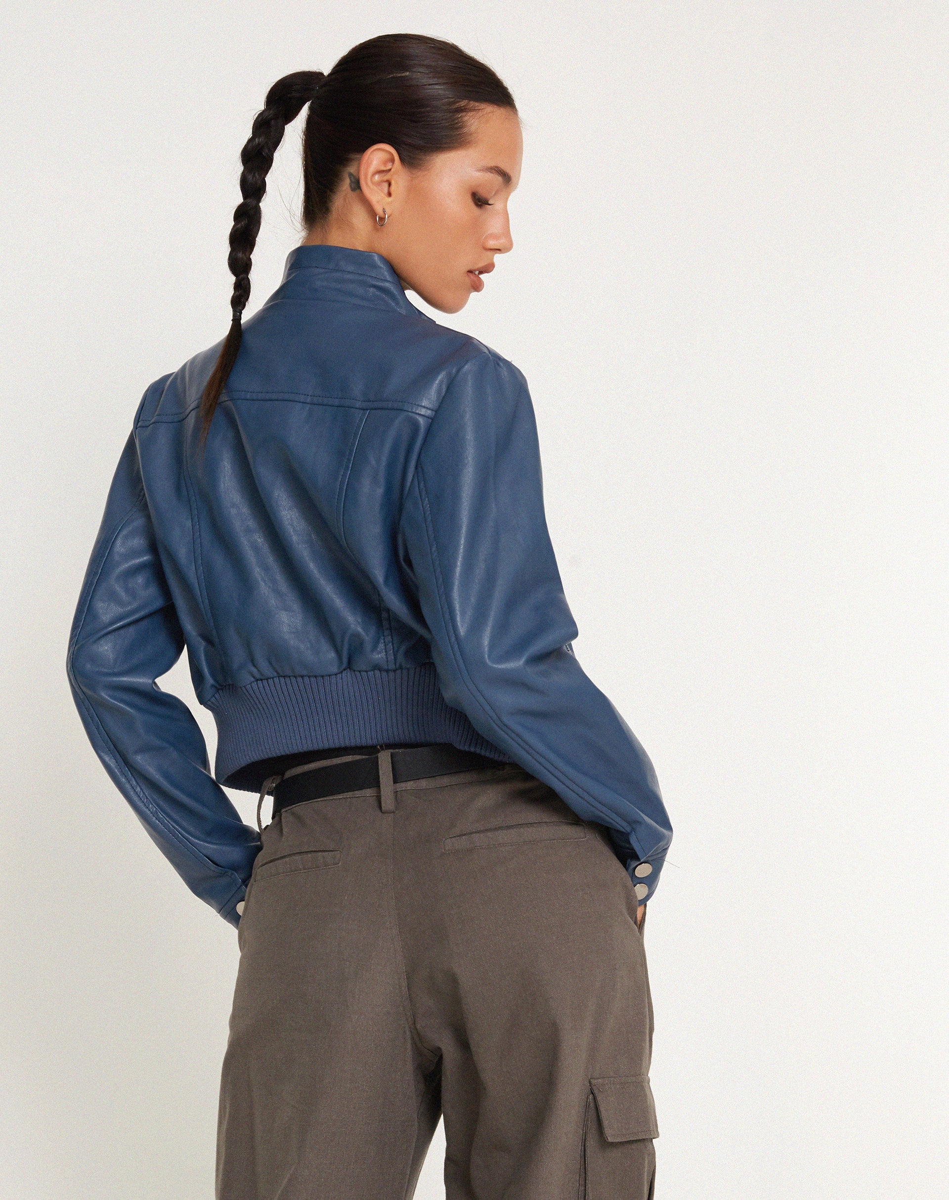 Abbildung der Loviana Jacke in PU Navy