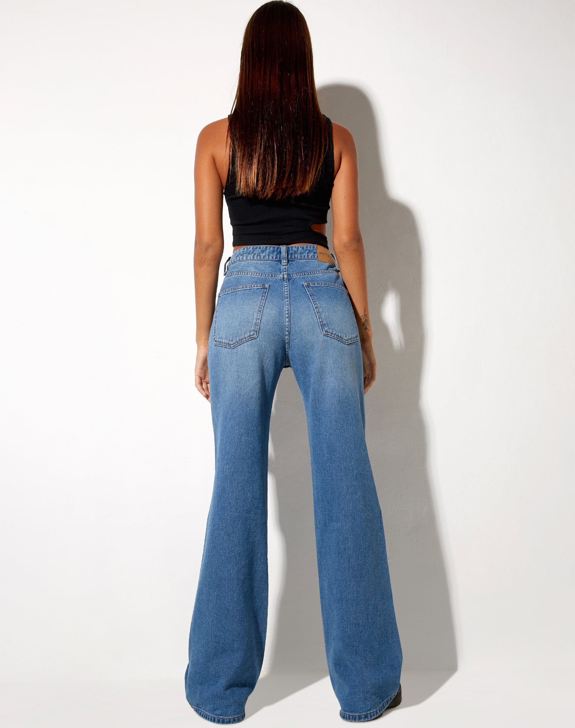 Bild von Low Slung Jeans in blauer Waschung