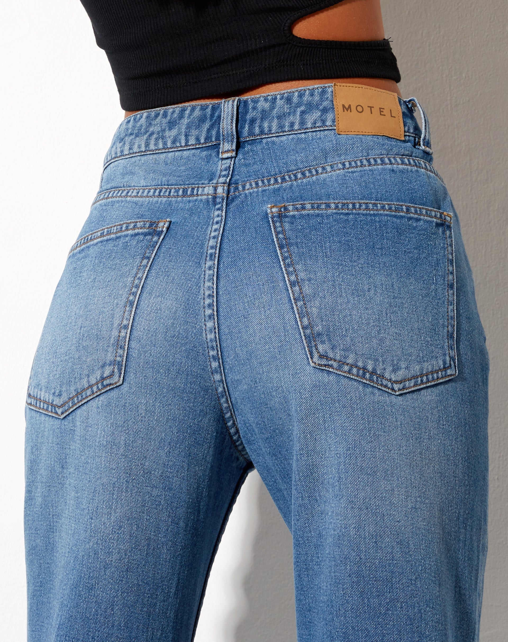 Bild von Low Slung Jeans in blauer Waschung