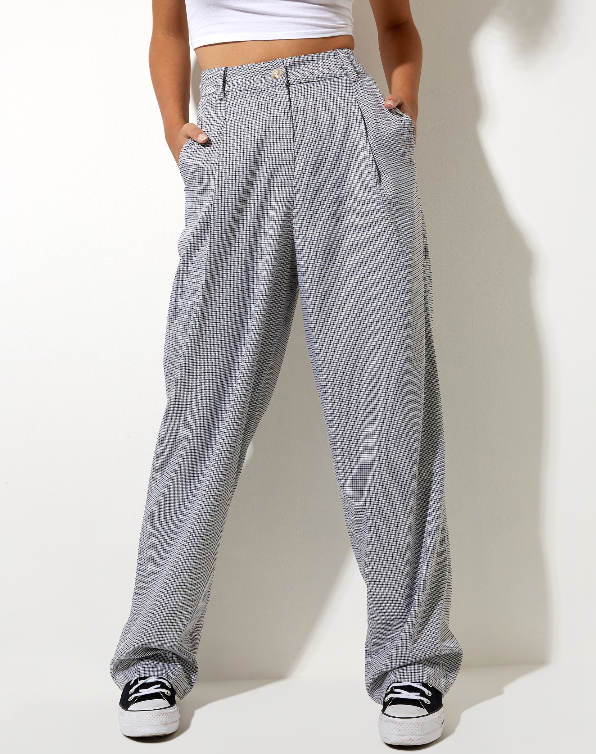 Image of Sakila Hose in Small Check Schwarz Grau