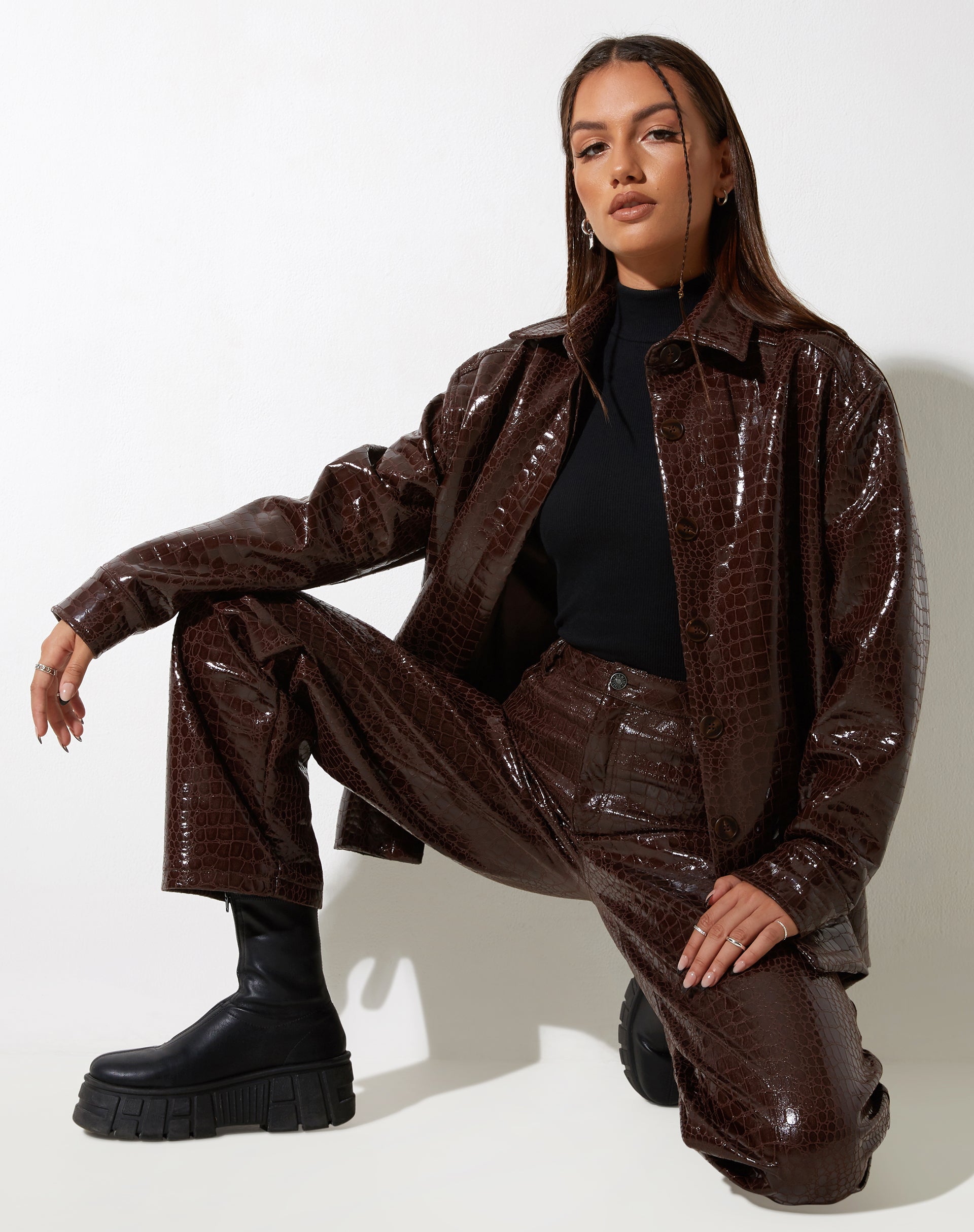 Bild von MOTEL X IRIS Parallele Hose in Croc PU Dunkelbraun