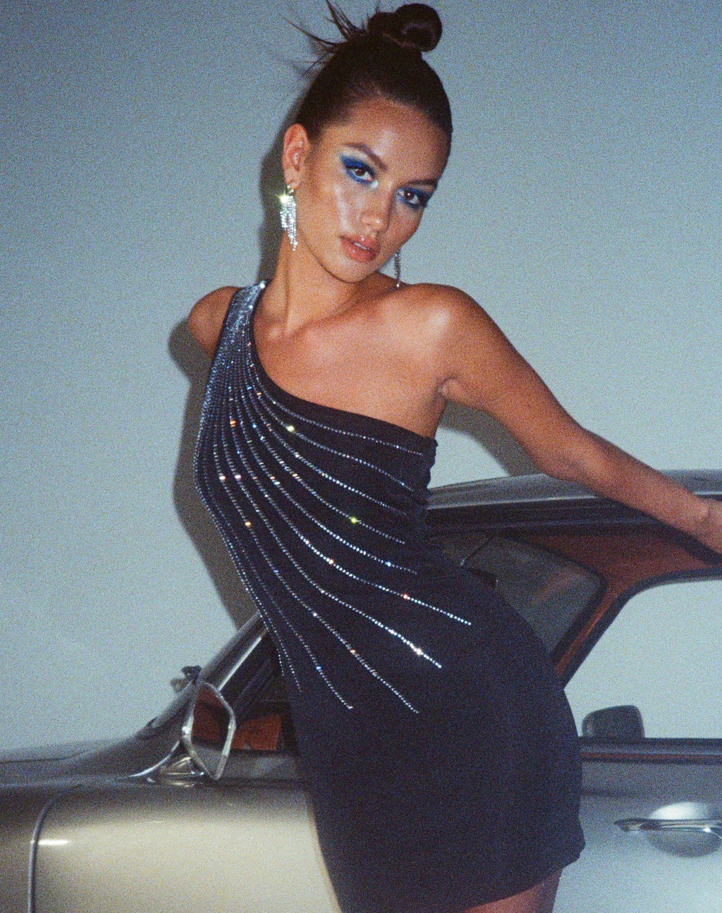 Mandan Minikleid aus Krepp Schwarz Hotfix Diamante