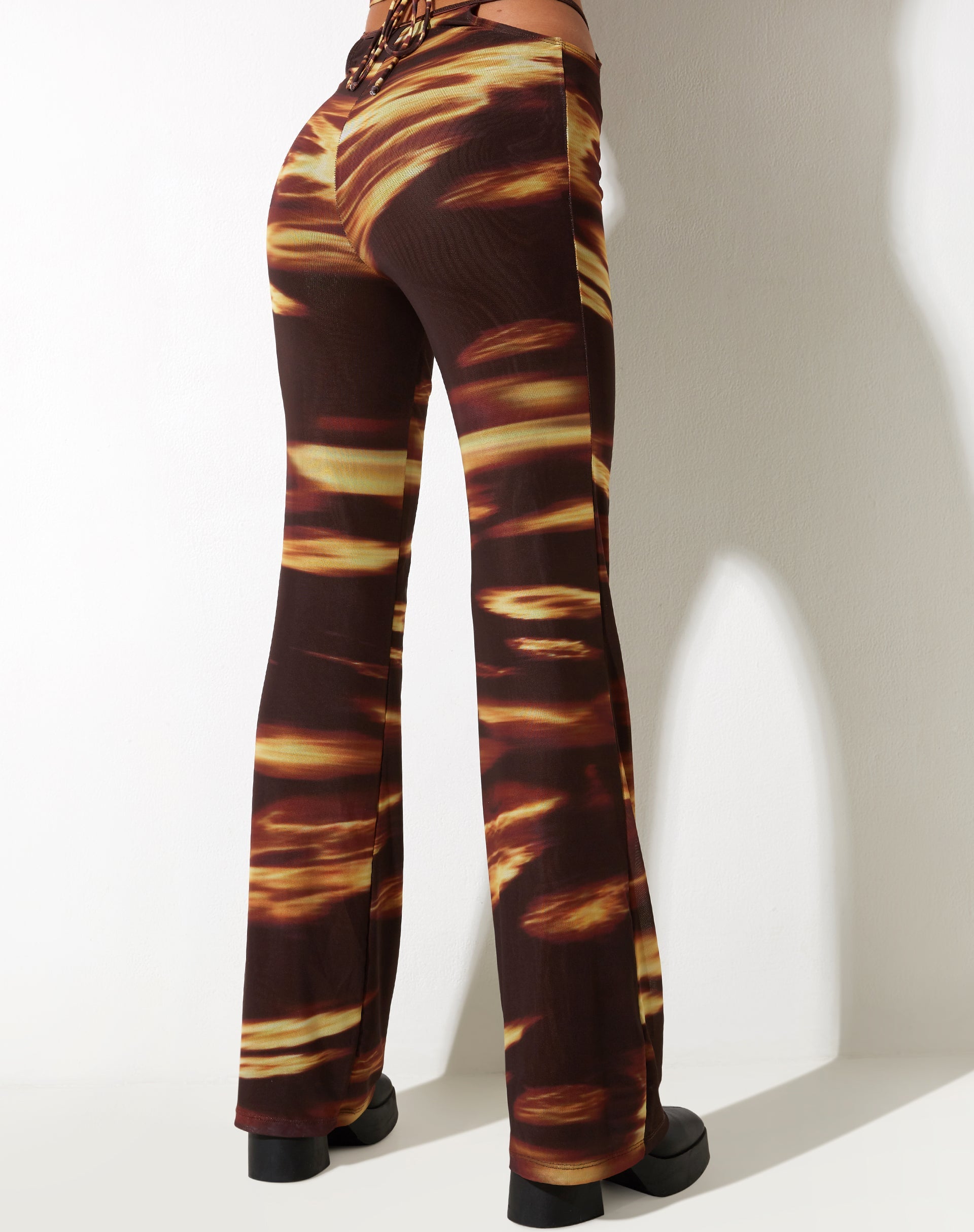 Bild von MOTEL X IRIS Mares Flare Hose in Bleach Drip
