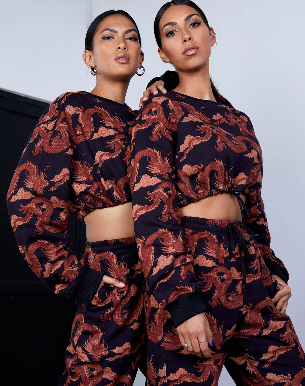 Markey-Pullover in Orange mit Drachenmuster