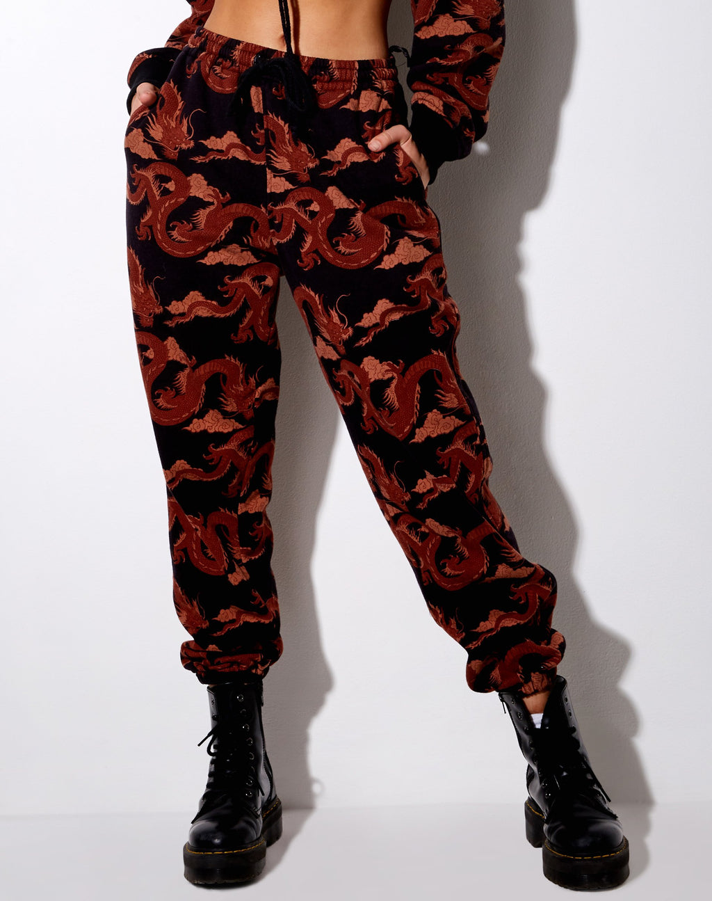 Basta Jogger in Orange mit Drachenmuster