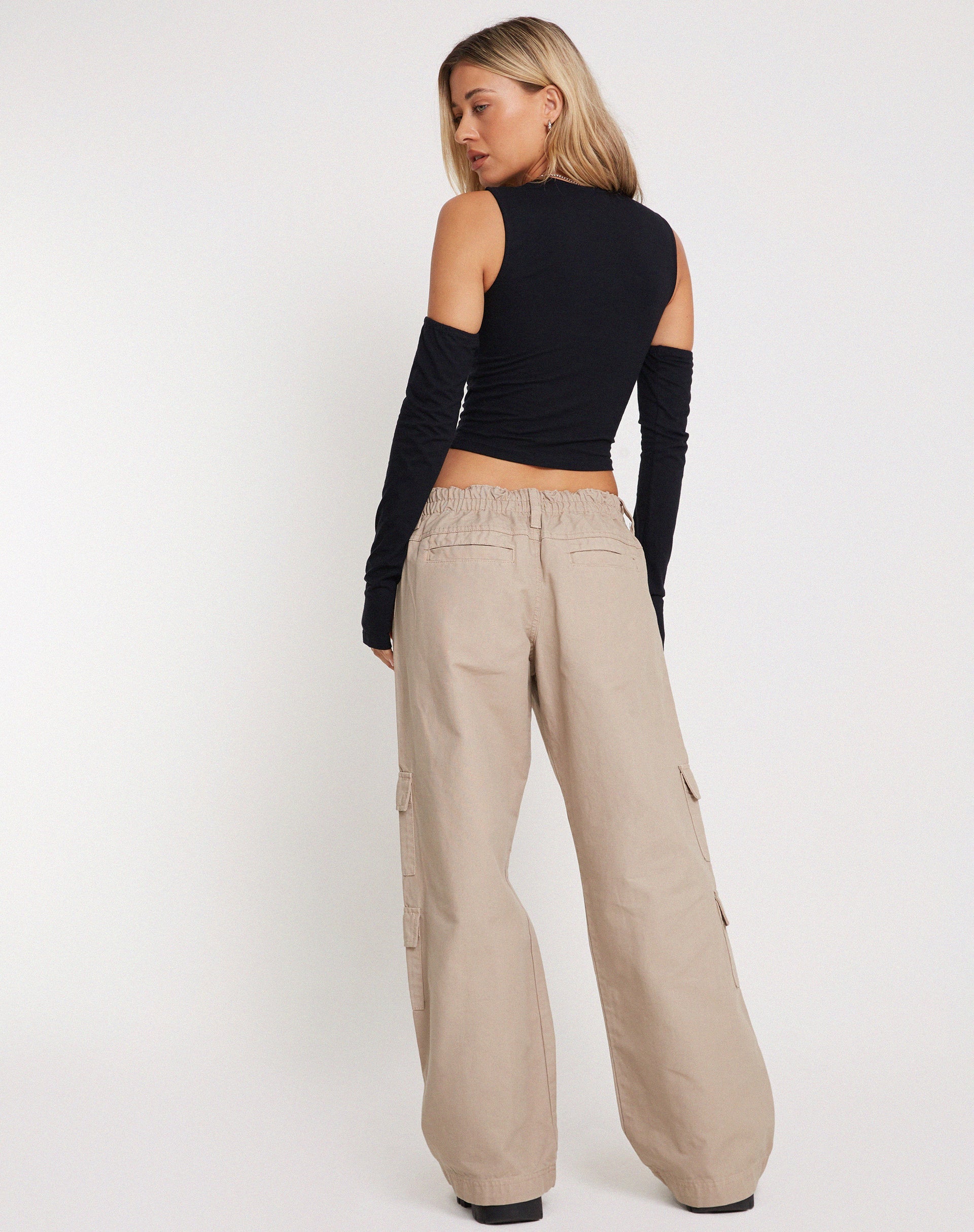 Bild von Martha Cropped Vest Top in Schwarz