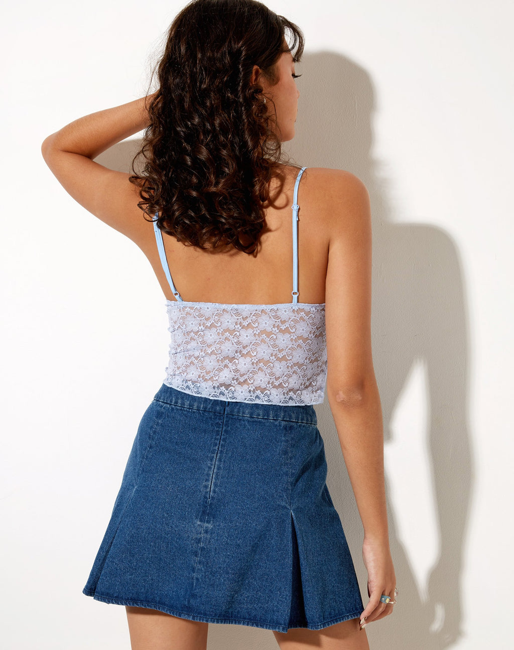 Mayrinda Crop Top aus Spitze Puderblau